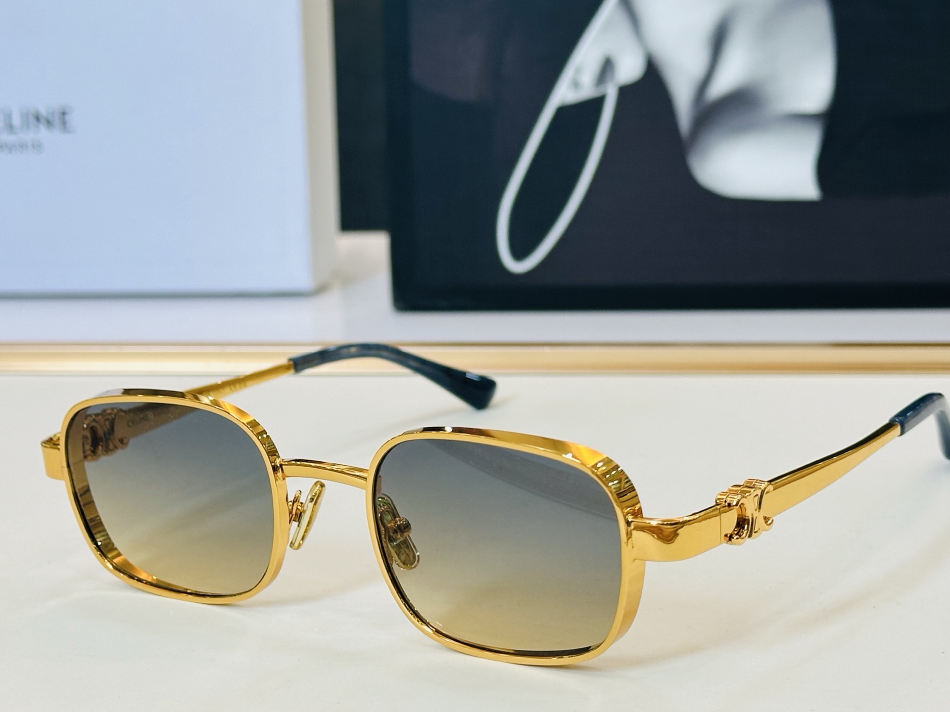 【CELINE】赛琳 CL42142U Size：50口21-143 一直热销的款式 欧美风 光泽度好 