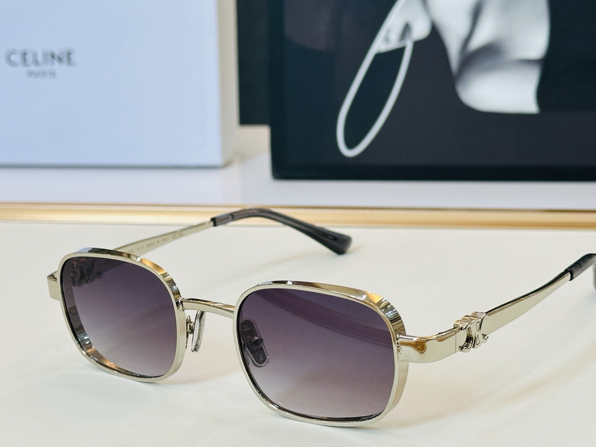 【CELINE】赛琳 CL42142U Size：50口21-143 一直热销的款式 欧美风 光泽度好 