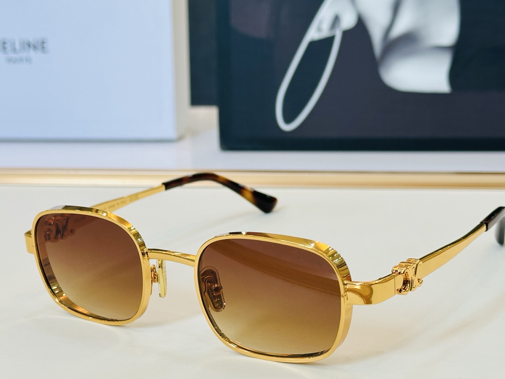 【CELINE】赛琳 CL42142U Size：50口21-143 一直热销的款式 欧美风 光泽度好 