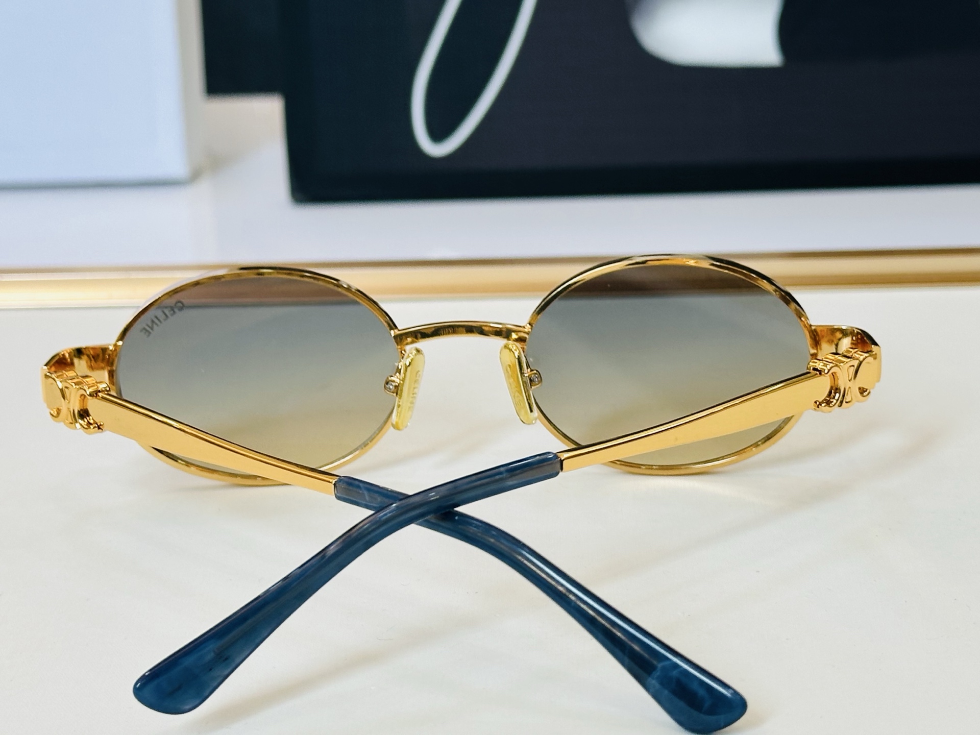 【CELINE】赛琳 CL42143U Size：51口21-143 一直热销的款式 欧美风 光泽度好 