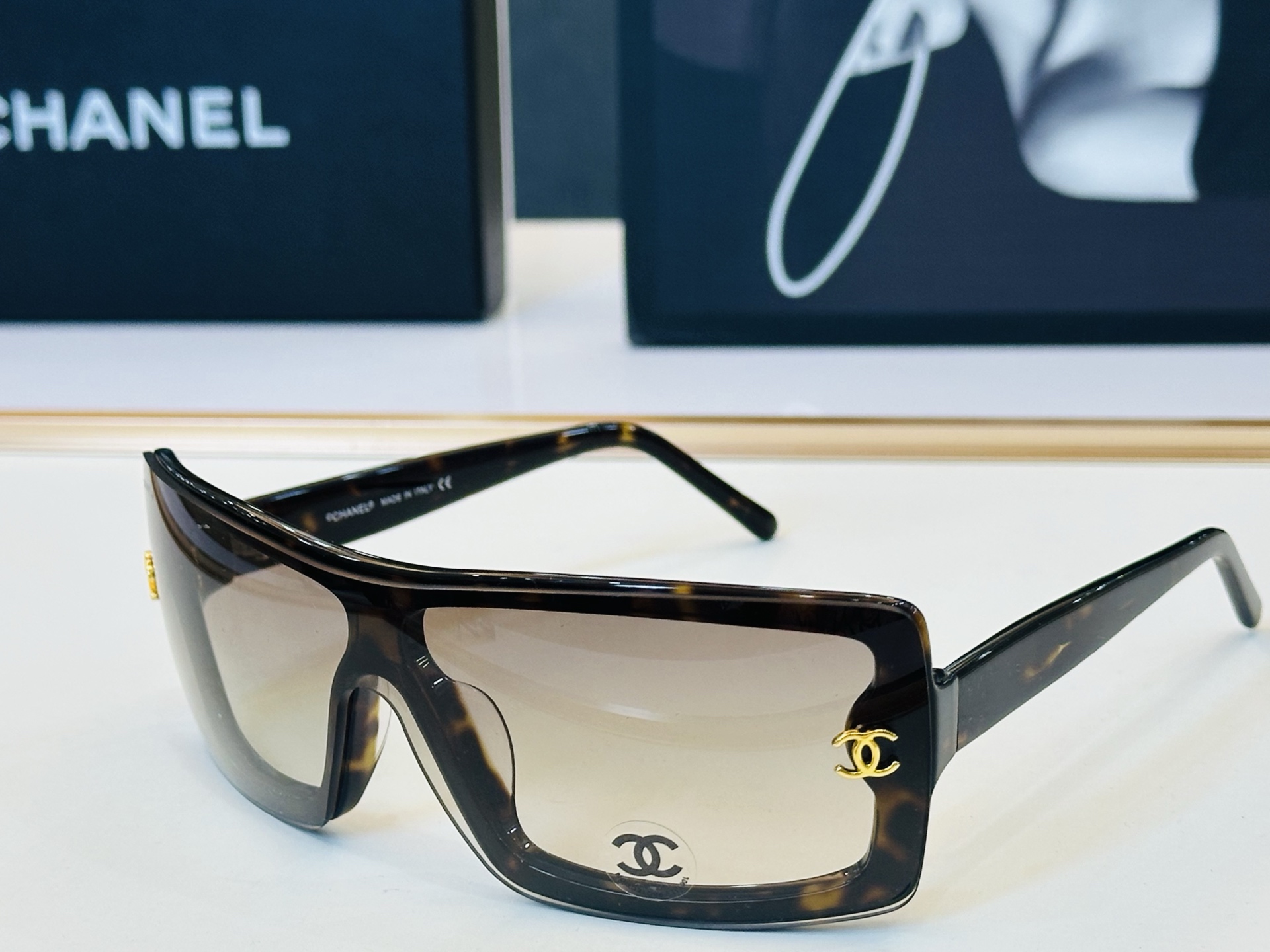 CHANE*香家 CH5507 SIZE：52口21-140 潮流爆款 太阳镜 😍😍高品质 F网红潮款墨