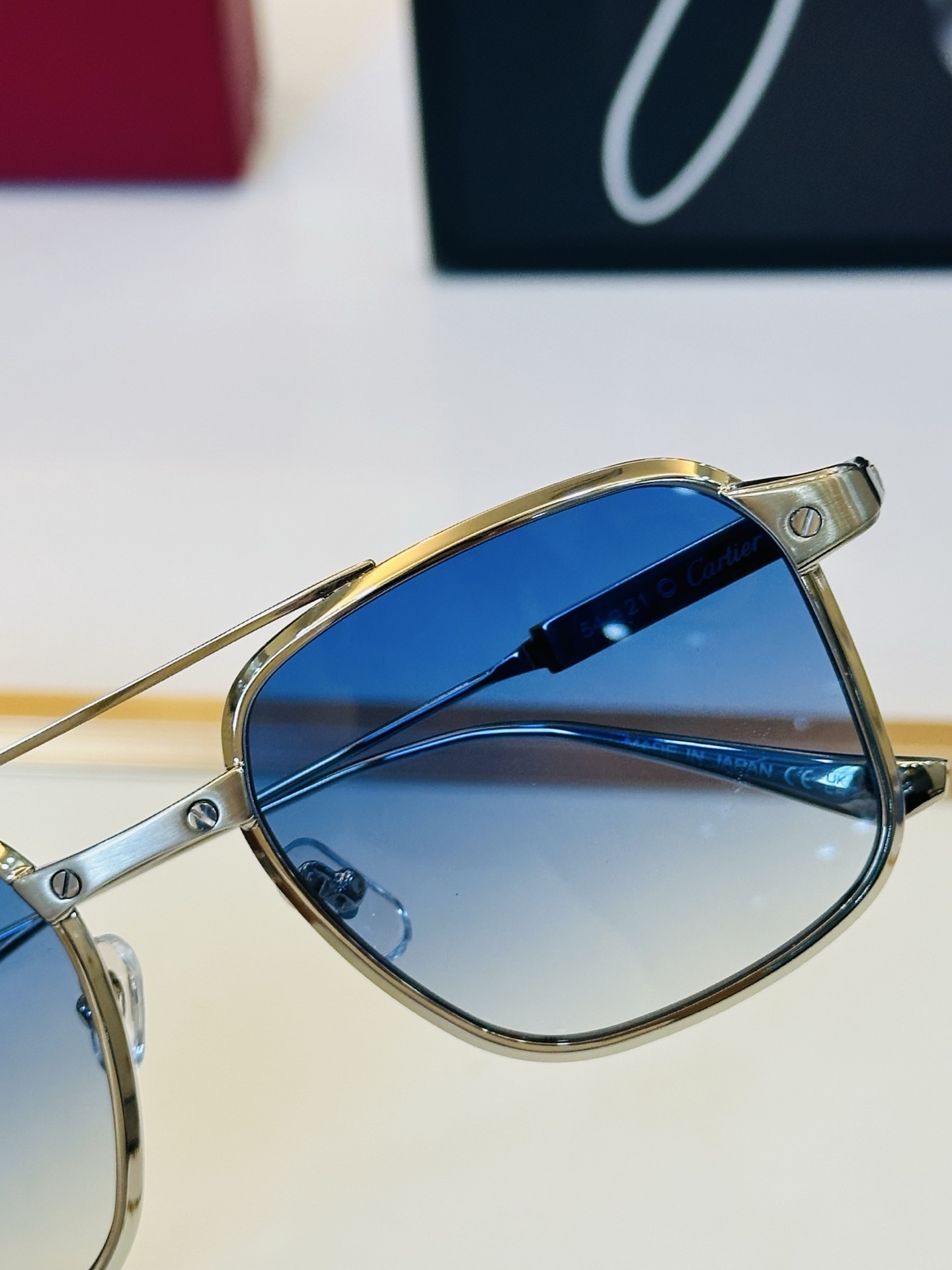 Cartie* 卡家 CT0610S 太阳镜 Size：54口19-145 工艺精湛气质十足！q男女同款