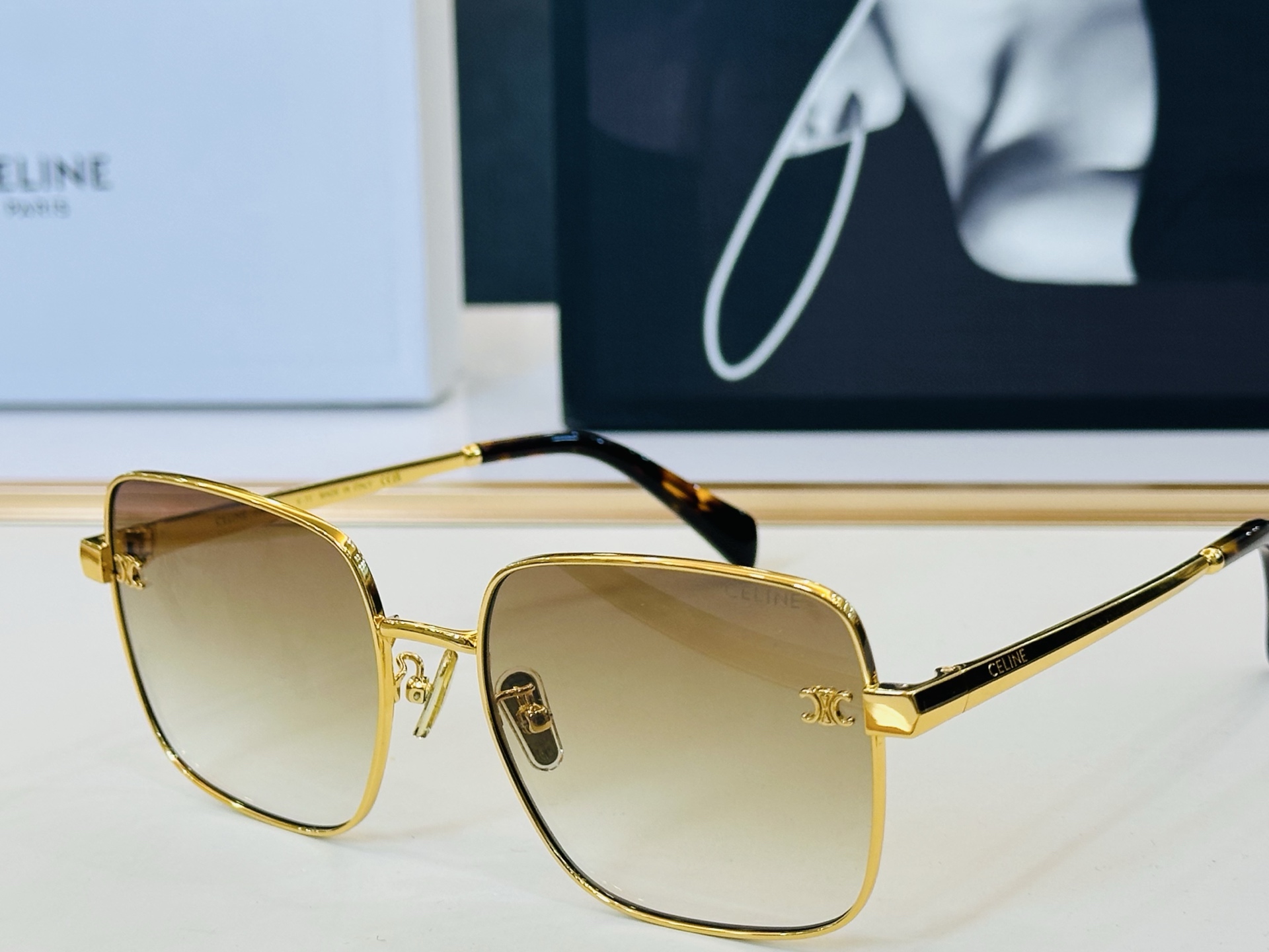 【CELINE】赛琳 CL42130U Size：59口18-145 一直热销的款式 欧美风 光泽度好 