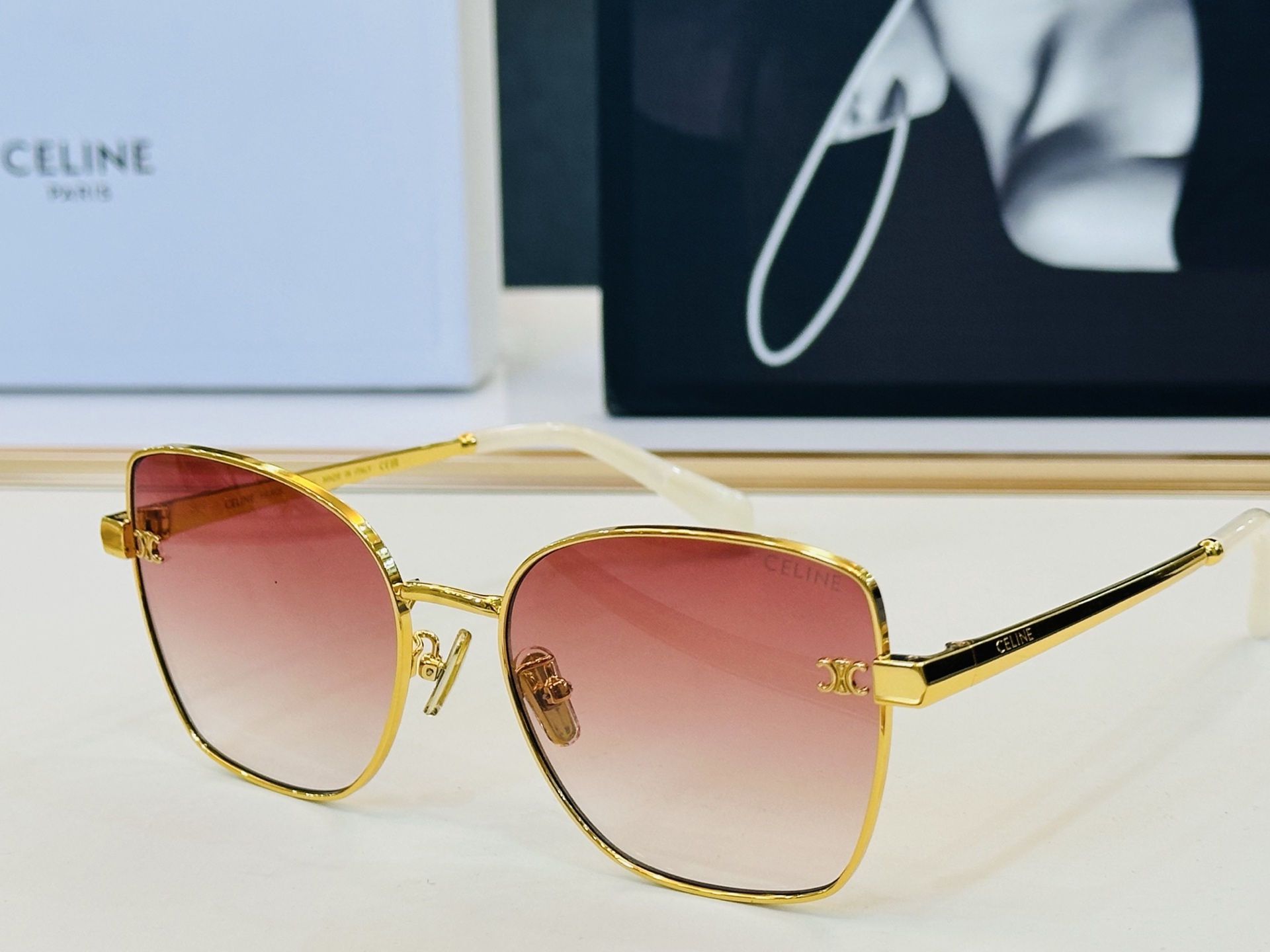 【CELINE】赛琳 CL42129U Size：59口18-145 一直热销的款式 欧美风 光泽度好 