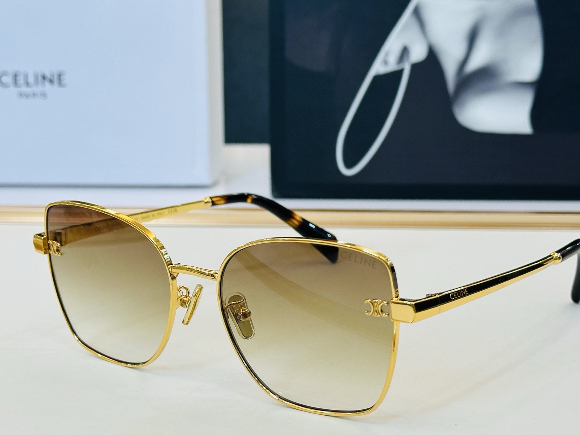 【CELINE】赛琳 CL42129U Size：59口18-145 一直热销的款式 欧美风 光泽度好 