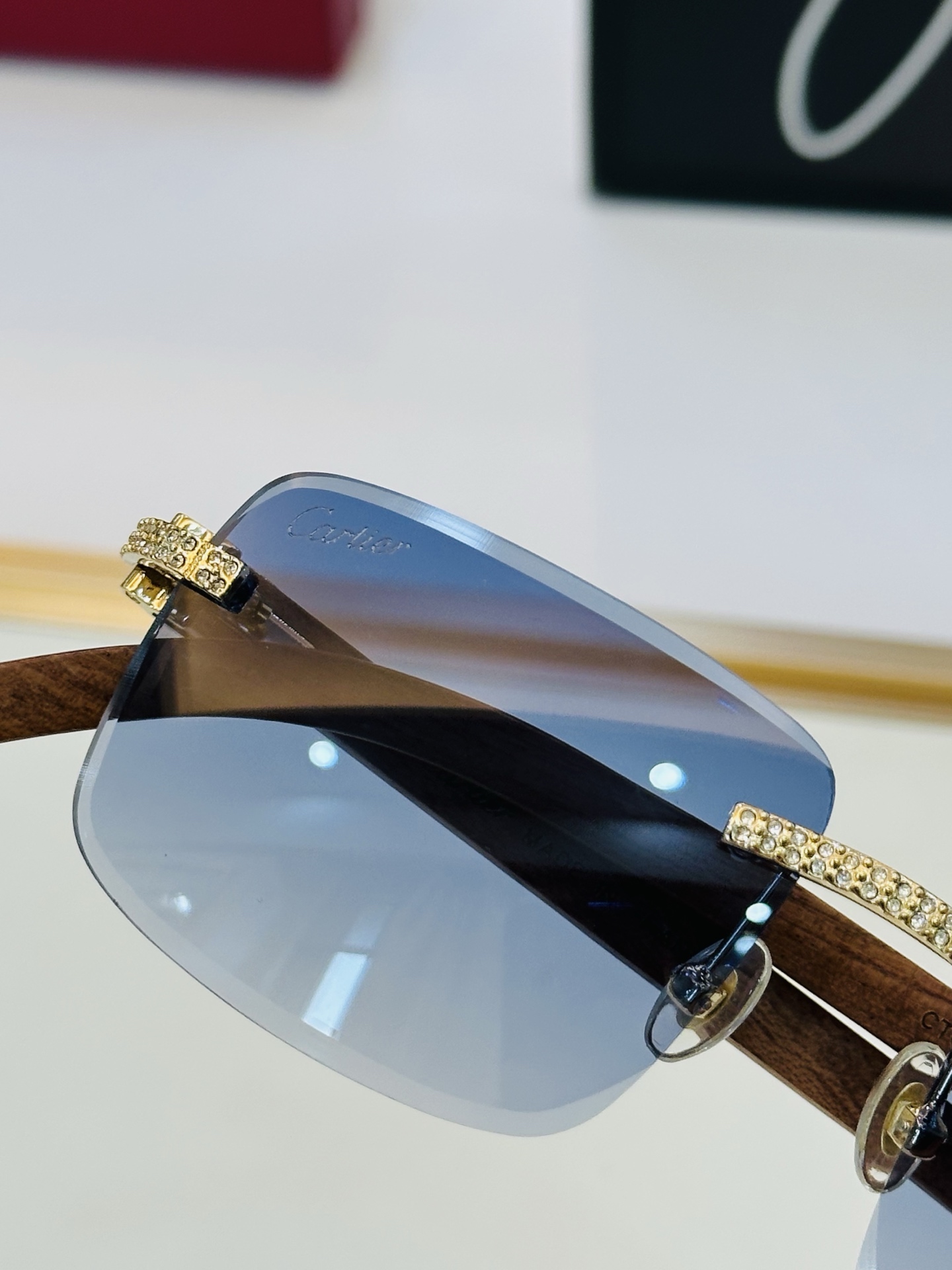 🆕 原版Cartie* 卡家 官网经典款 太阳镜 CT0012 Size：55口16-145 电镀工艺精