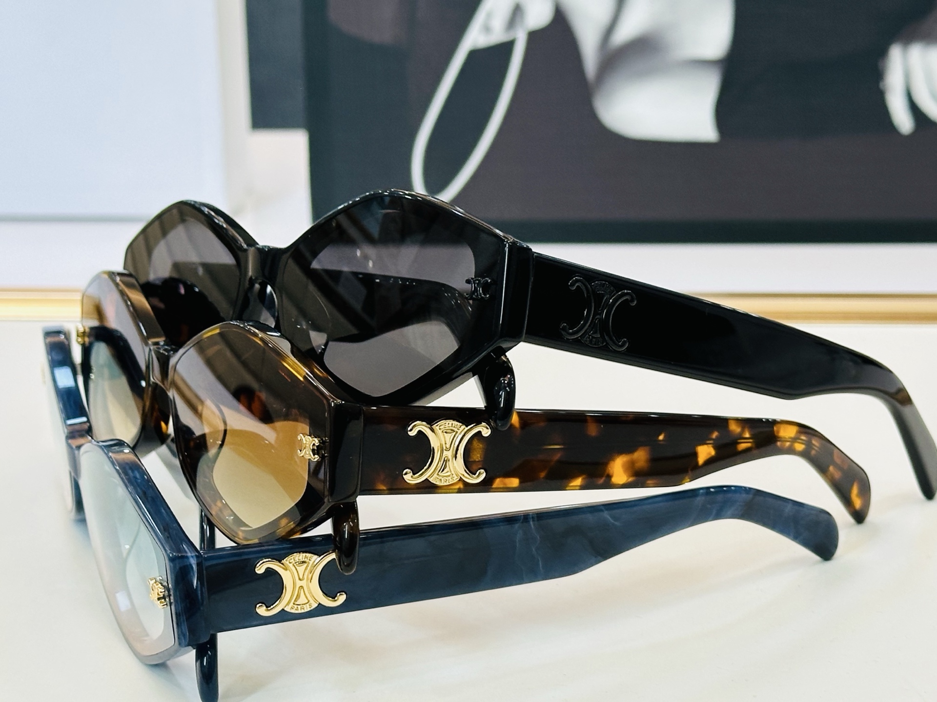 【CELINE】赛琳 CL40339F Size：62口13-145 一直热销的款式 欧美风 L光泽度好