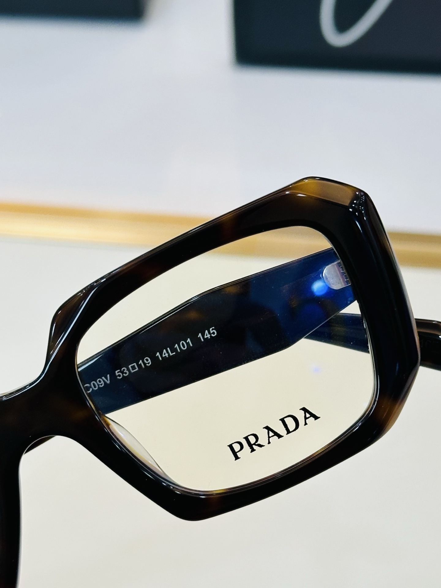 🔺PRAD*🔻普家 PR C09V Size：53口19-145 眼镜系列堪称精湛制作 彰显独特个 一最