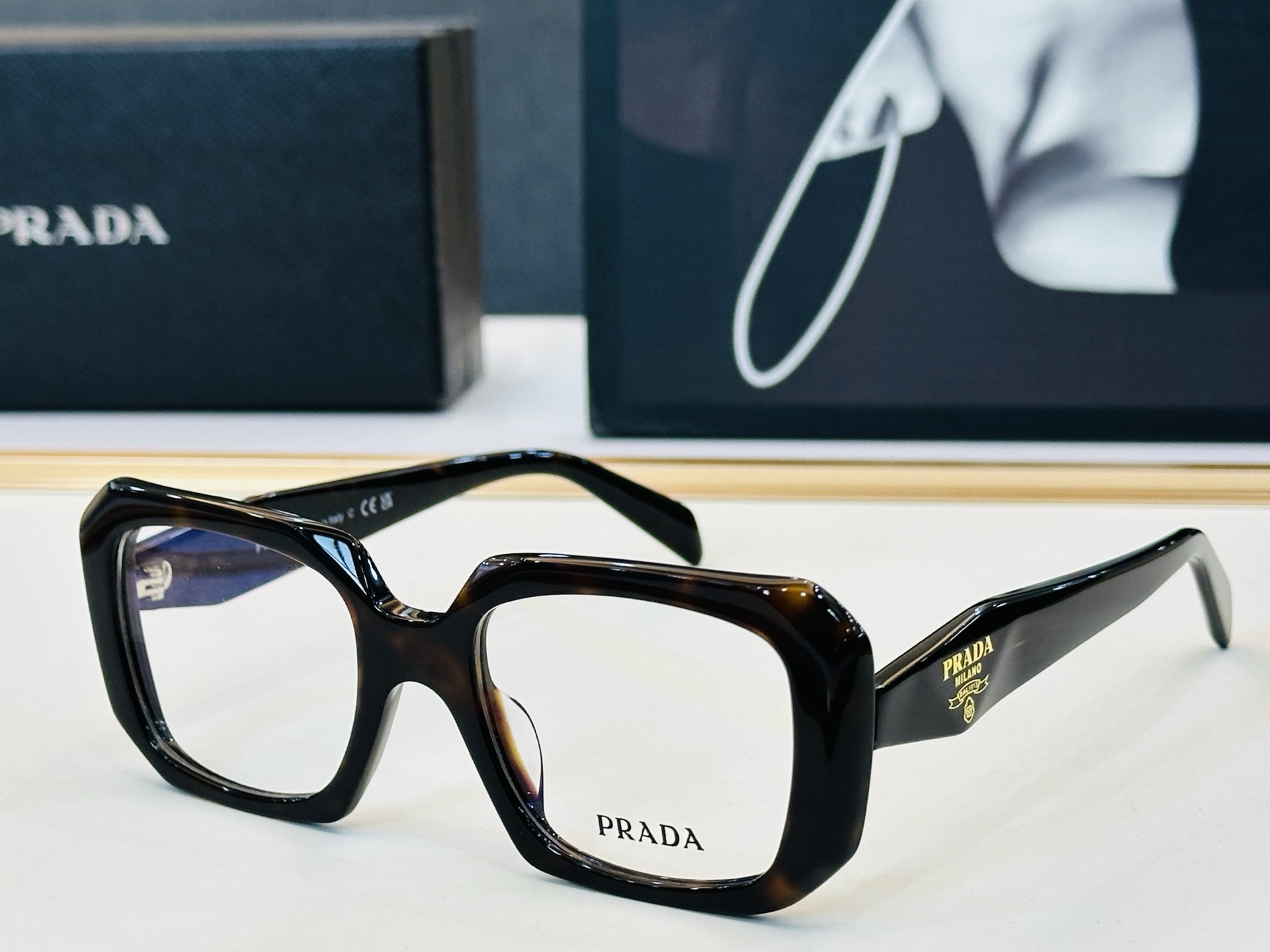 🔺PRAD*🔻普家 PR C09V Size：53口19-145 眼镜系列堪称精湛制作 彰显独特个 一最