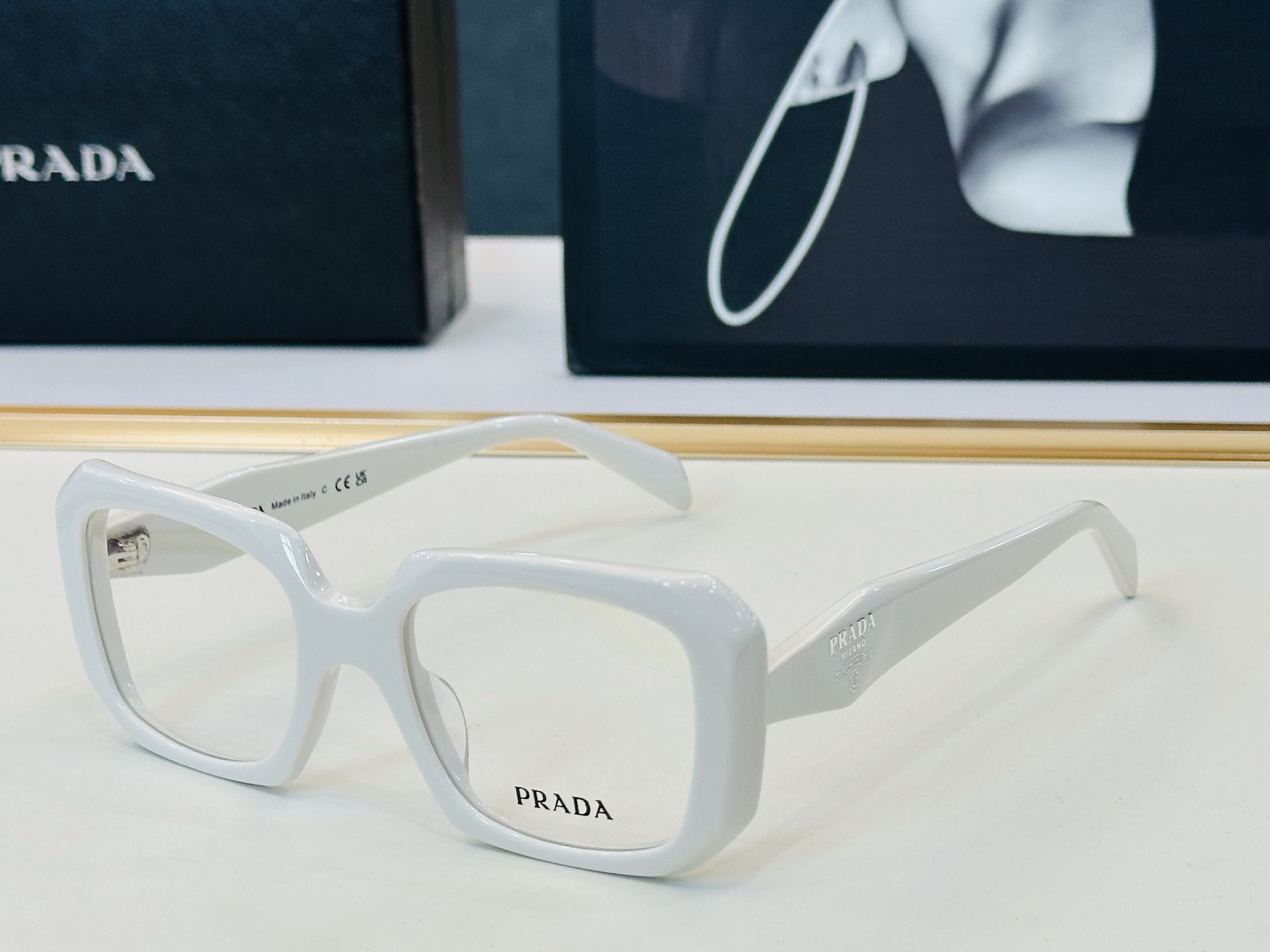 🔺PRAD*🔻普家 PR C09V Size：53口19-145 眼镜系列堪称精湛制作 彰显独特个 一最