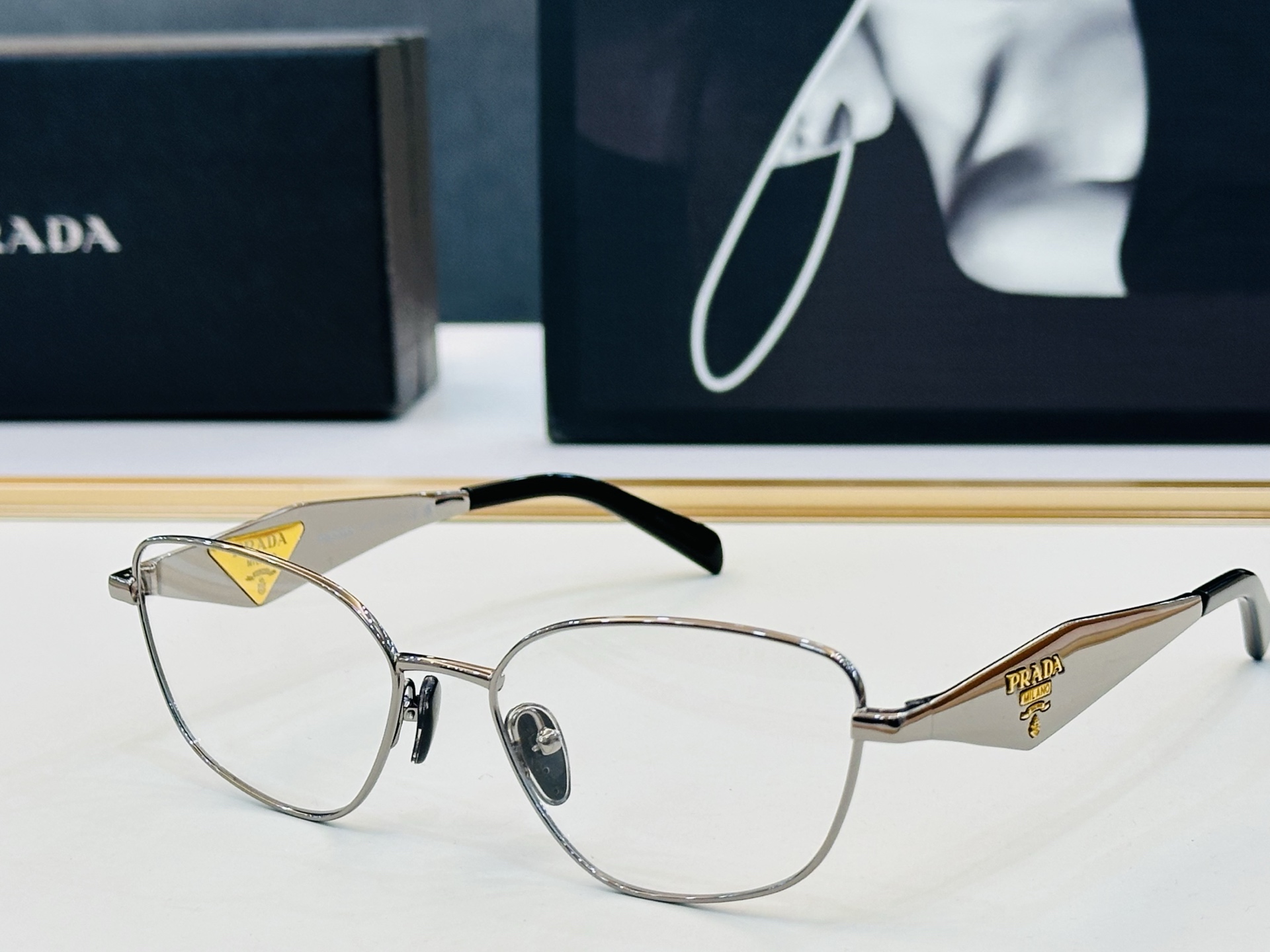 🔺PRAD*🔻普家 PR D52V Size：54口17-140 眼镜系列堪称精湛制作 彰显独特个性 M
