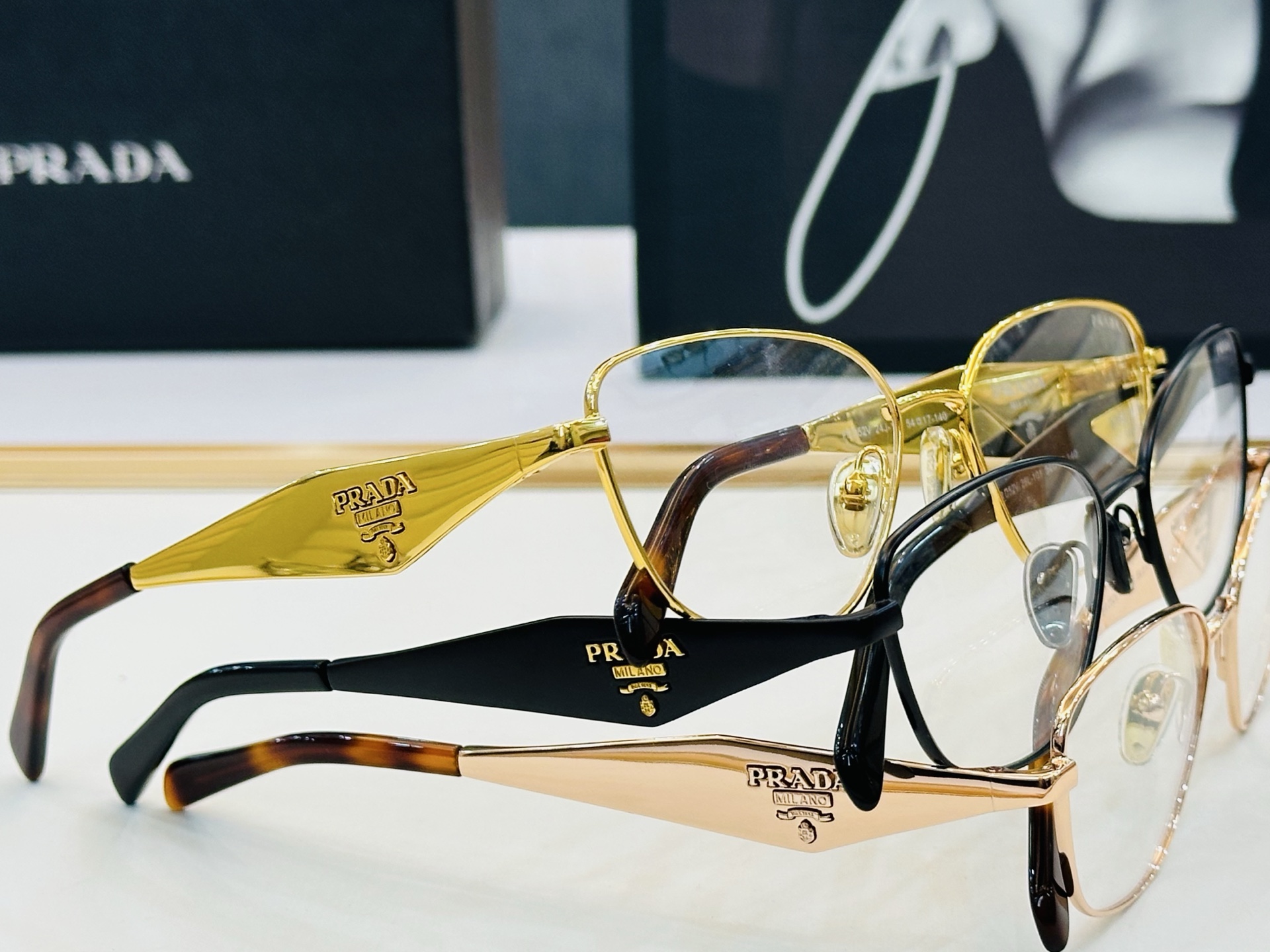 🔺PRAD*🔻普家 PR D52V Size：54口17-140 眼镜系列堪称精湛制作 彰显独特个性 M