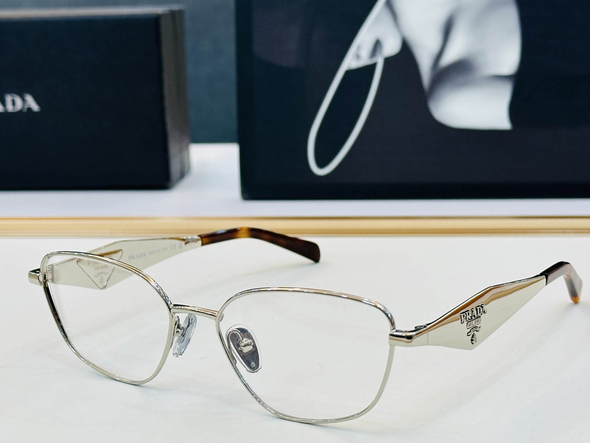 🔺PRAD*🔻普家 PR D52V Size：54口17-140 眼镜系列堪称精湛制作 彰显独特个性 M