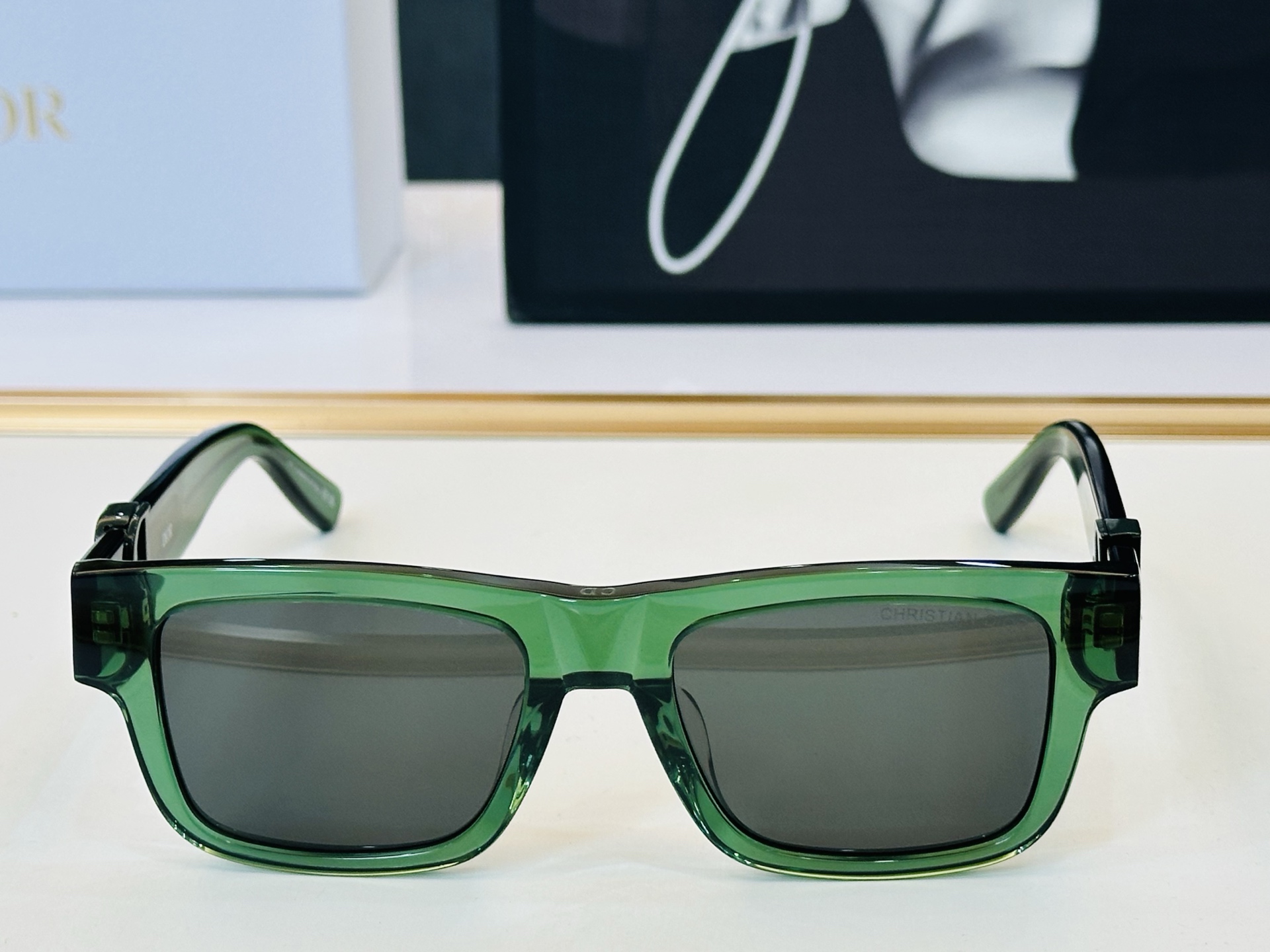 🔻🔻🔻DIO* CDICon S3I 迪家 Size：53口19-145 😎🔆。。搭配镜腿精致配饰 J官