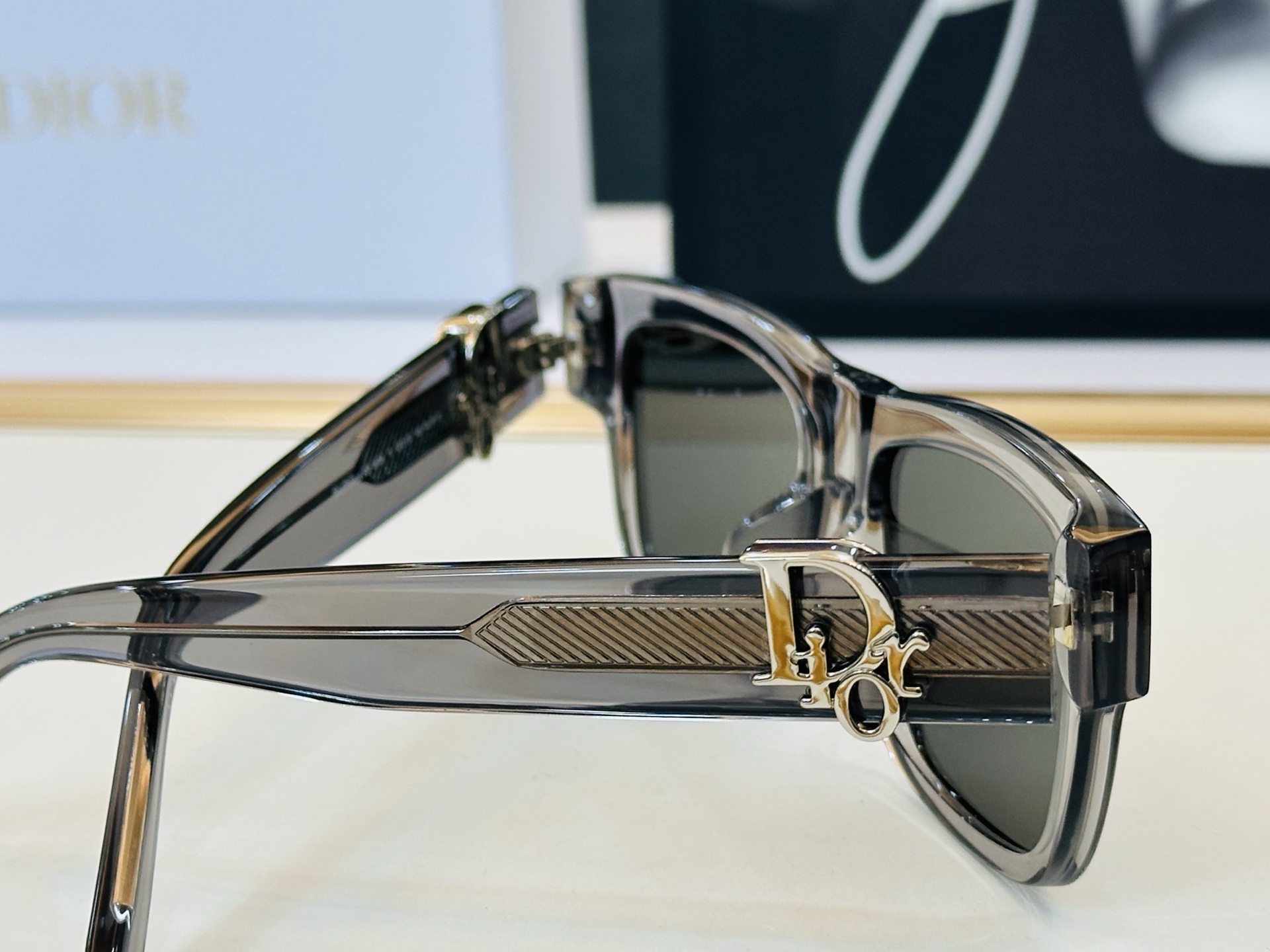 🔻🔻🔻DIO* CDICon S3I 迪家 Size：53口19-145 😎🔆。。搭配镜腿精致配饰 J官