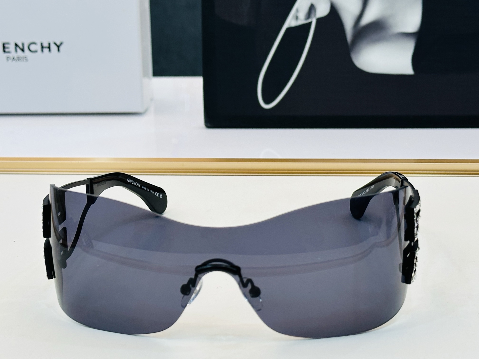 Givench* 纪凡家 SGV213-S Size：99口1-120 原单 👍👍细节做工精细 F太阳镜