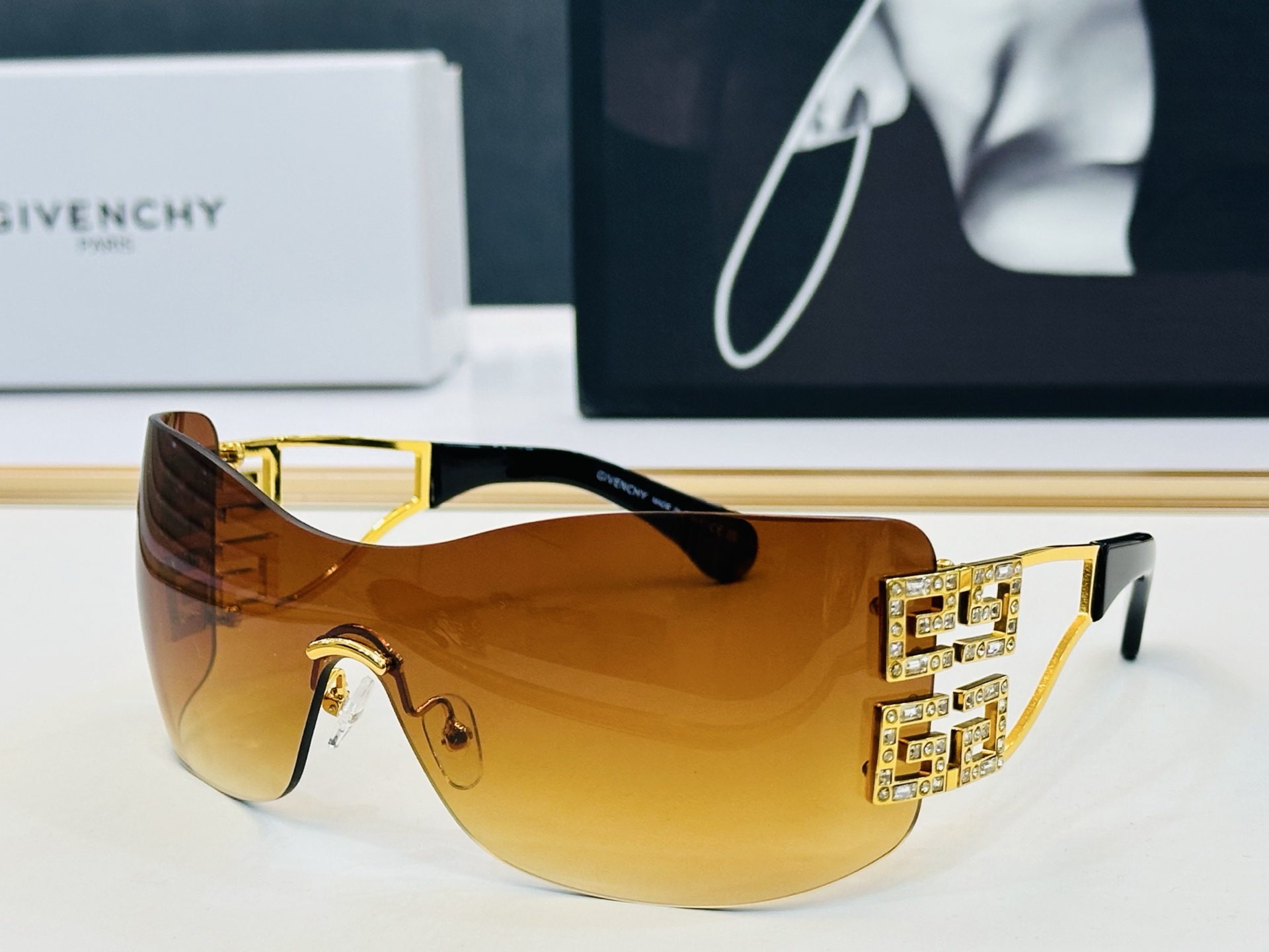 Givench* 纪凡家 SGV213-S Size：99口1-120 原单 👍👍细节做工精细 F太阳镜