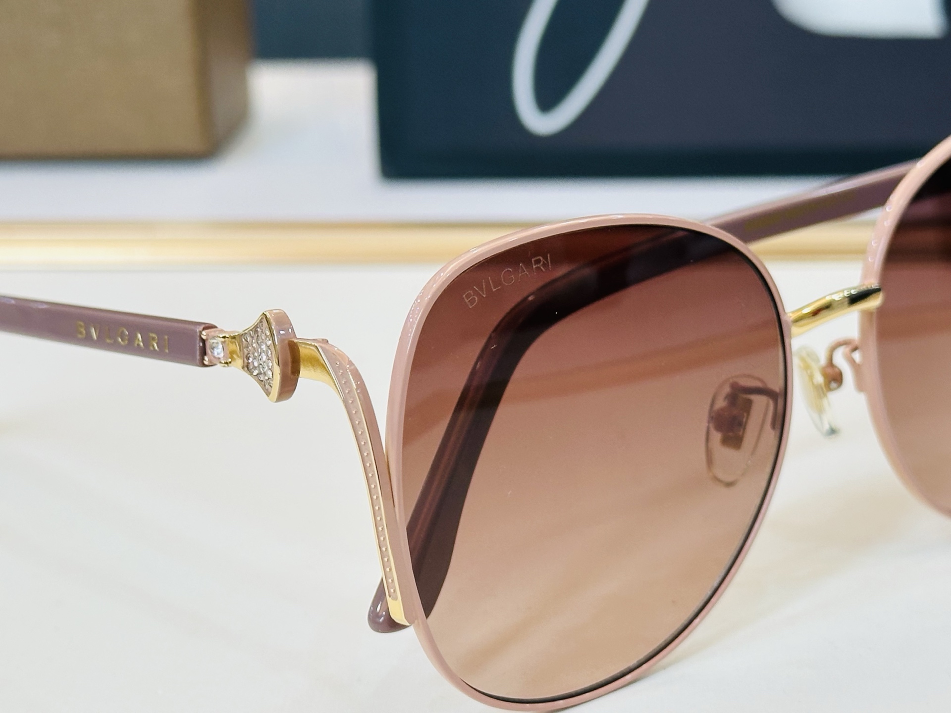 🆕款 官网同售 宝格家 BV8240 👍 Size ：58口18-142 绝对要买😎品质非常完美 q出街