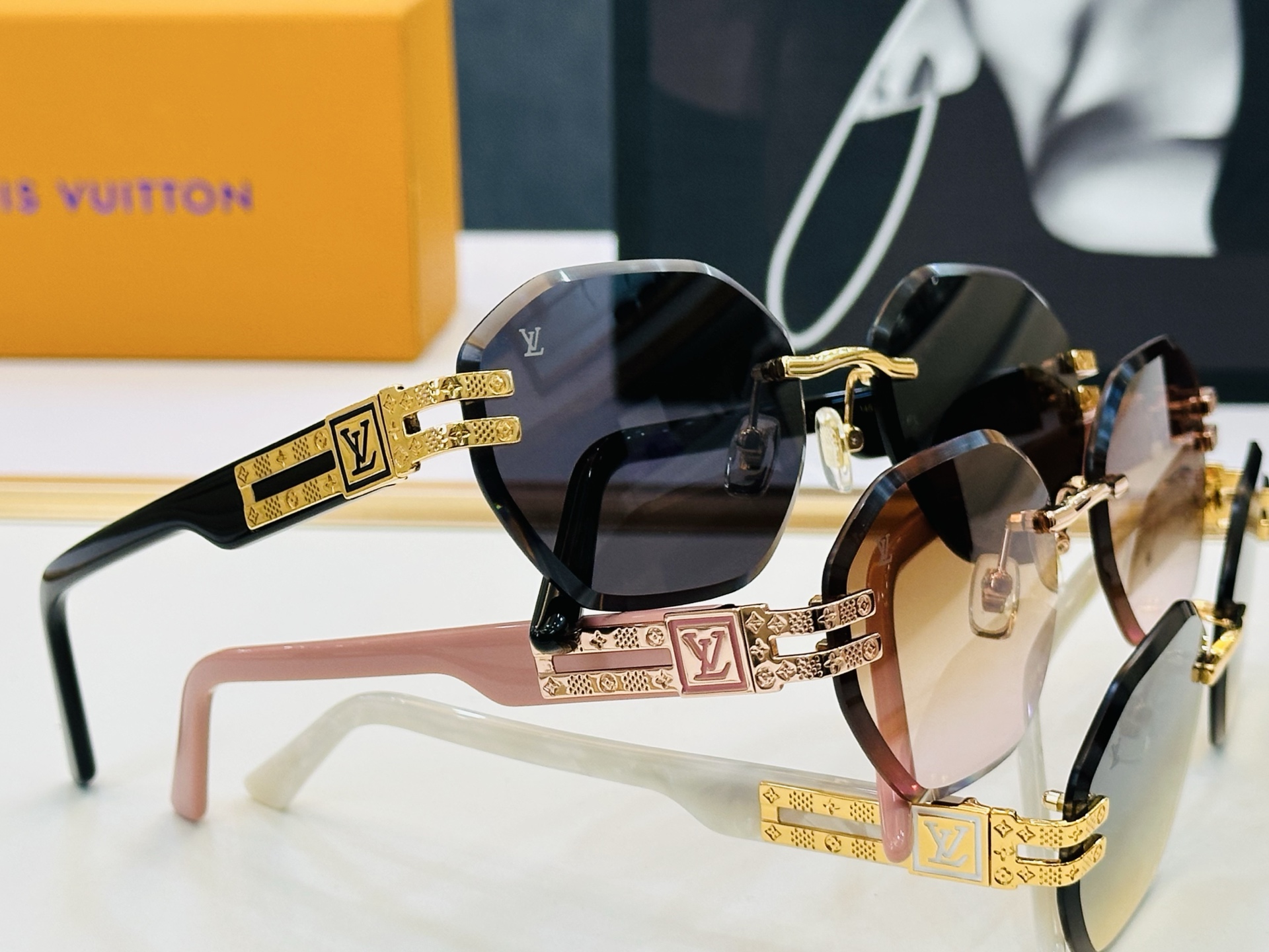 路易家 LOUIS *VUITON 原单高品质 Z21945E Size：60口17-145  皆属上品