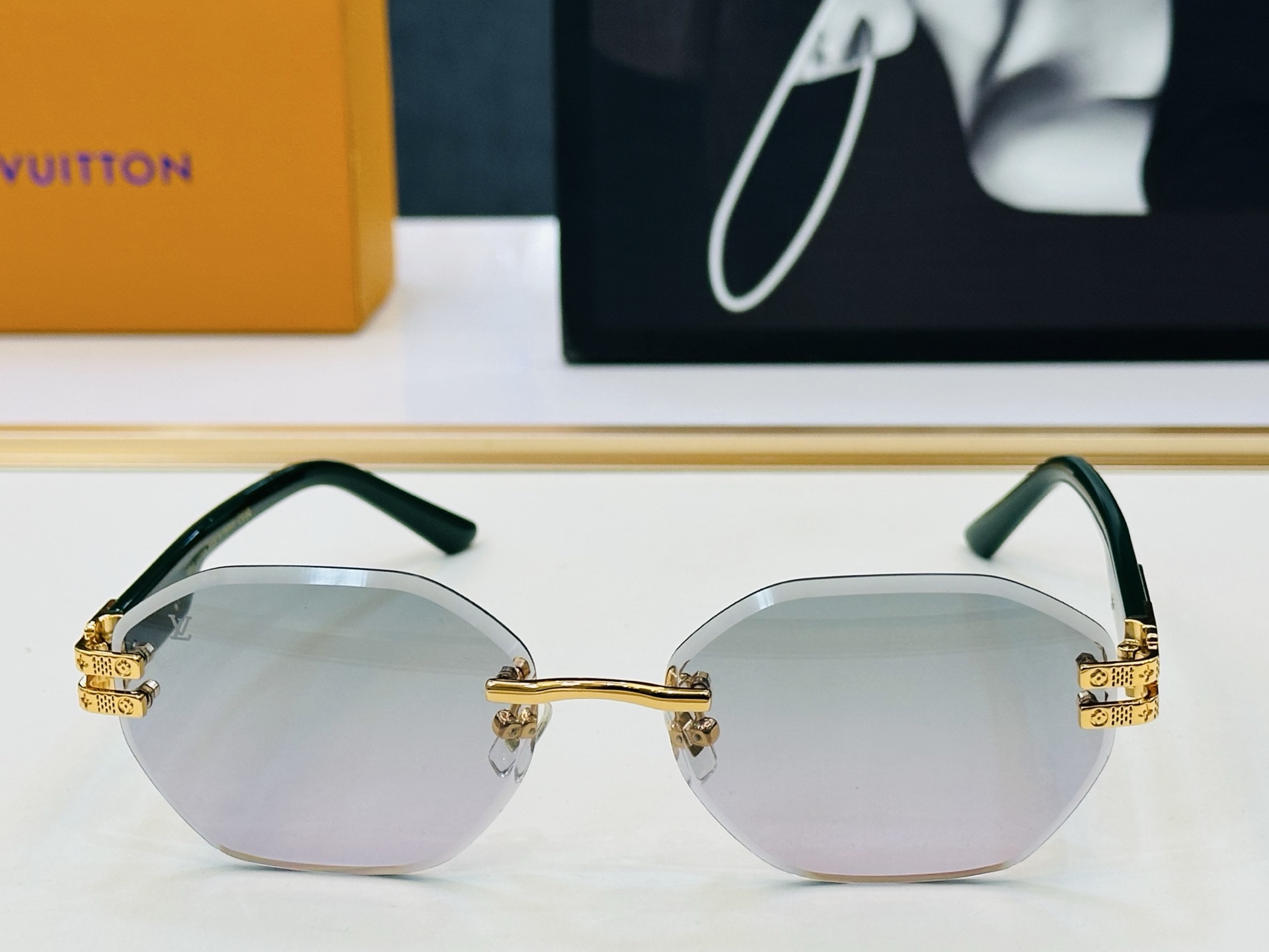 路易家 LOUIS *VUITON 原单高品质 Z21945E Size：60口17-145  皆属上品