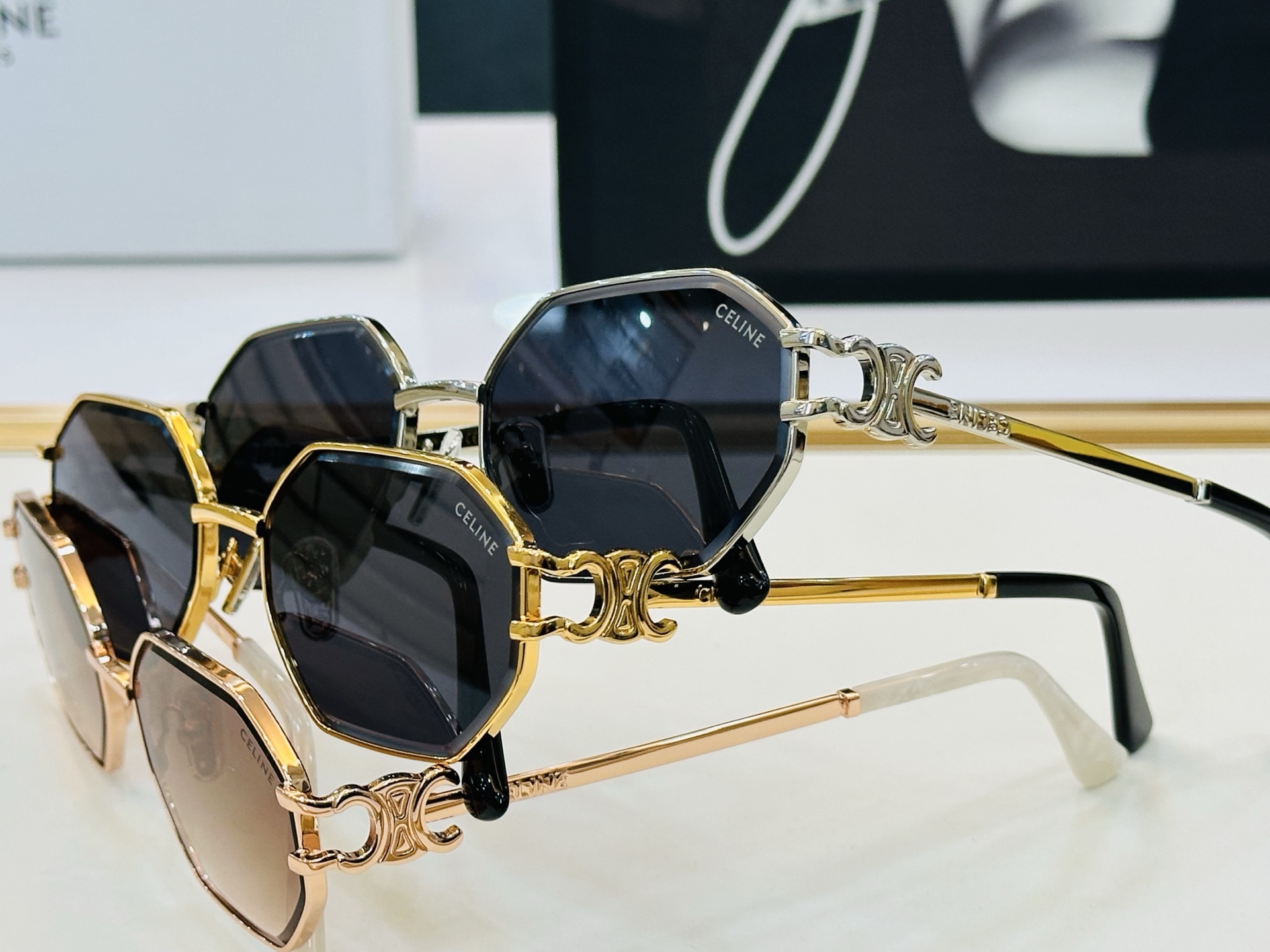 【CELINE】赛琳 CL42149U Size：57口18-140 一直热销的款式 欧美风 光泽度好 