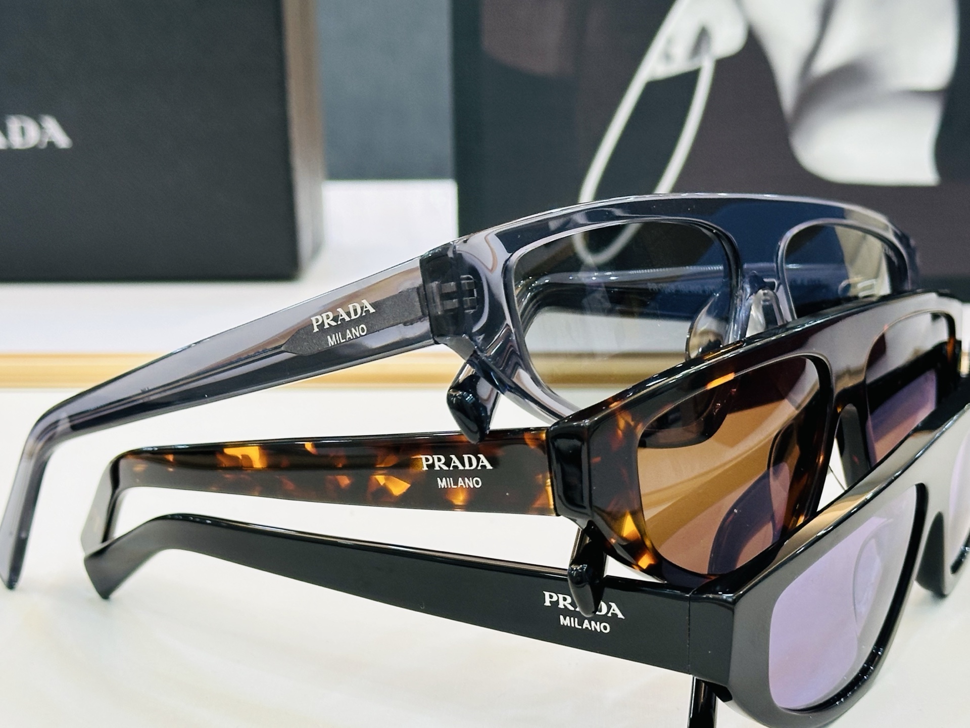 🔺PRAD*🔻普家 PR 02ZS Size：57口13-140 眼镜系列堪称精湛制作 彰显独特个性 C