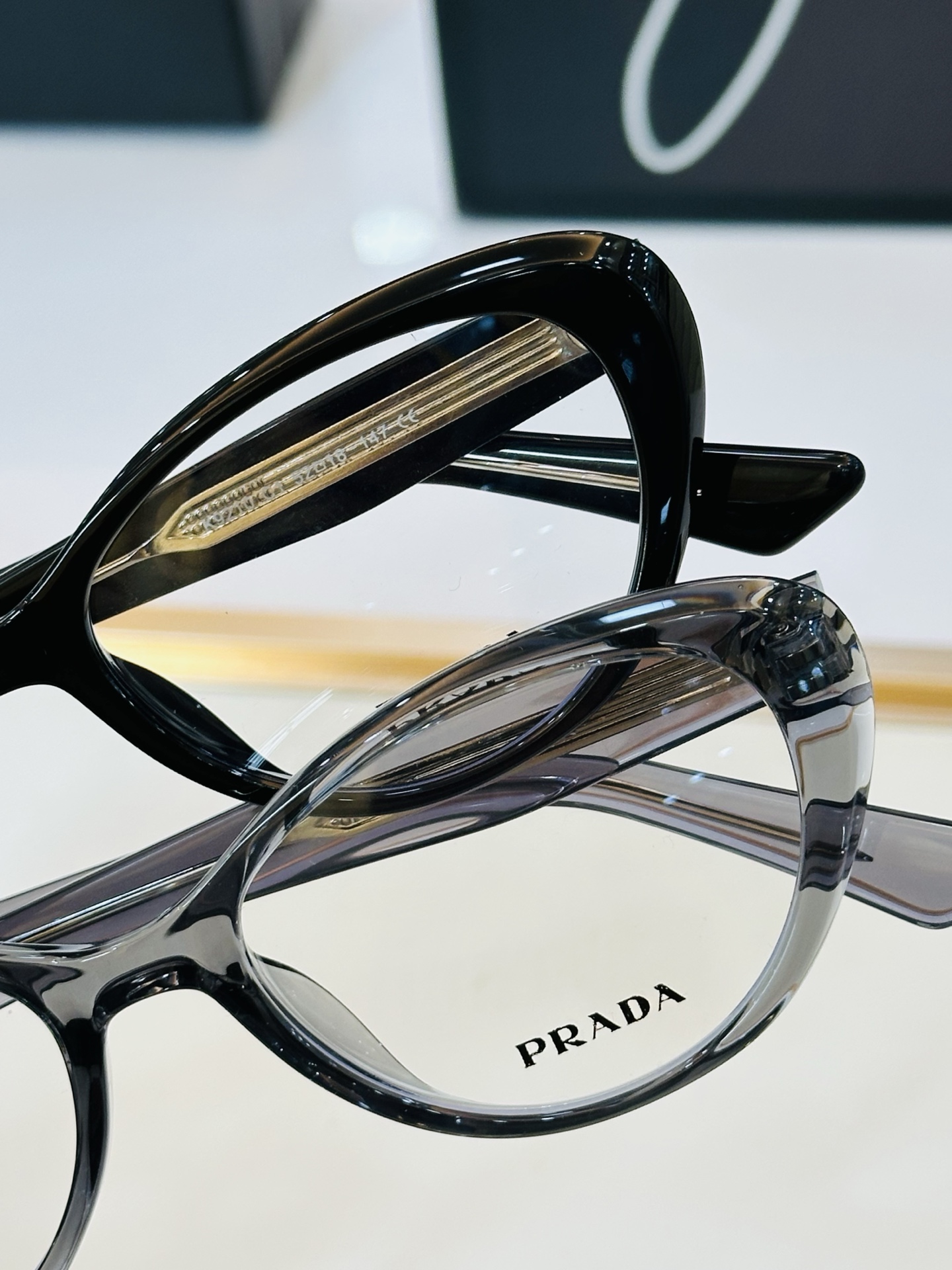 🔺PRAD*🔻普家 k9210  Size：52口18-147 眼镜系列堪称精湛制作 彰显独特个 q最新
