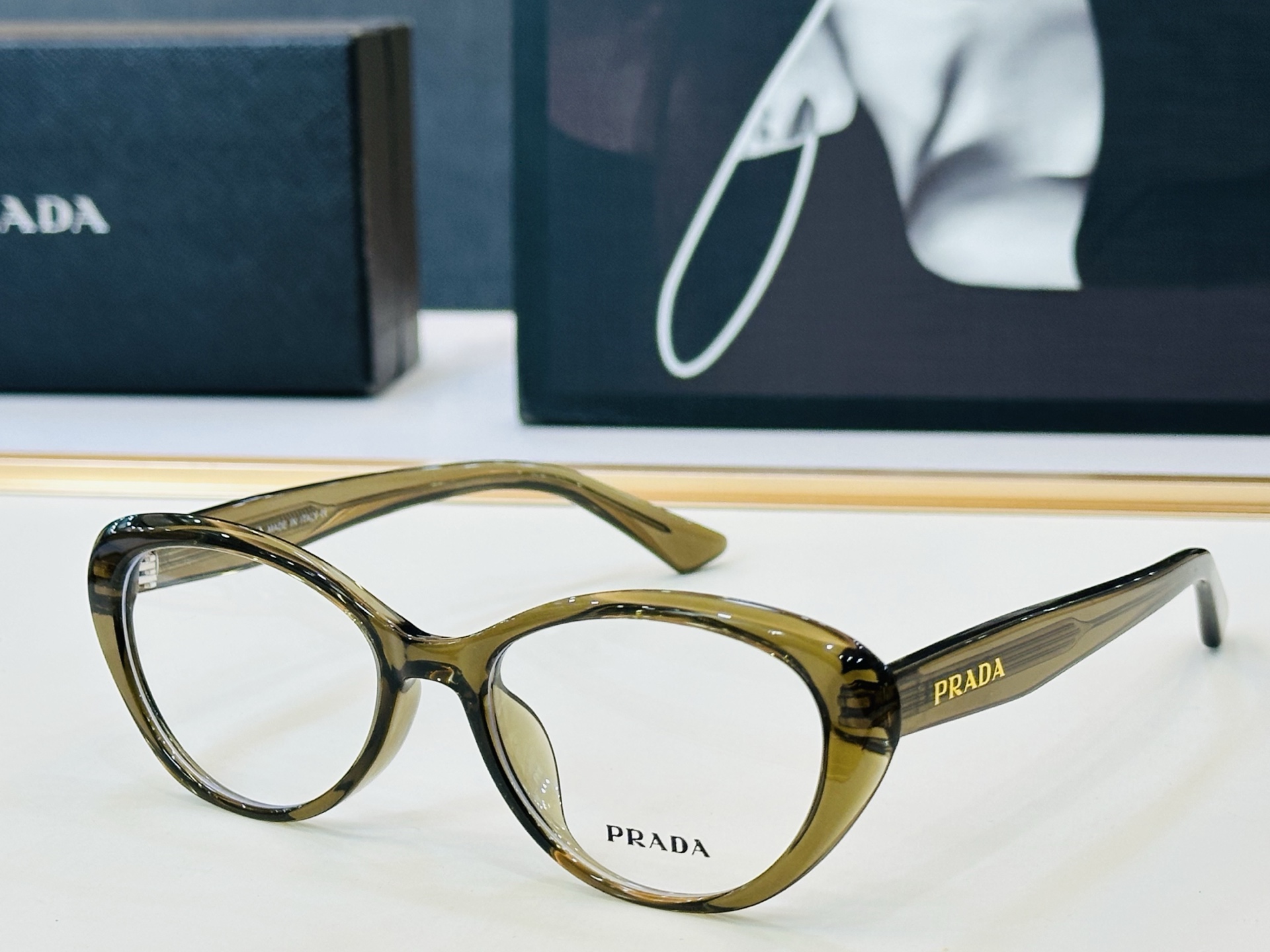 🔺PRAD*🔻普家 k9210  Size：52口18-147 眼镜系列堪称精湛制作 彰显独特个 q最新