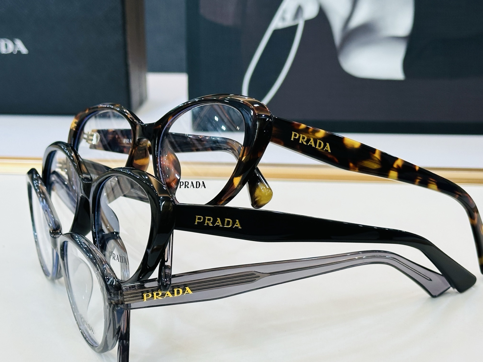 🔺PRAD*🔻普家 k9210  Size：52口18-147 眼镜系列堪称精湛制作 彰显独特个 q最新
