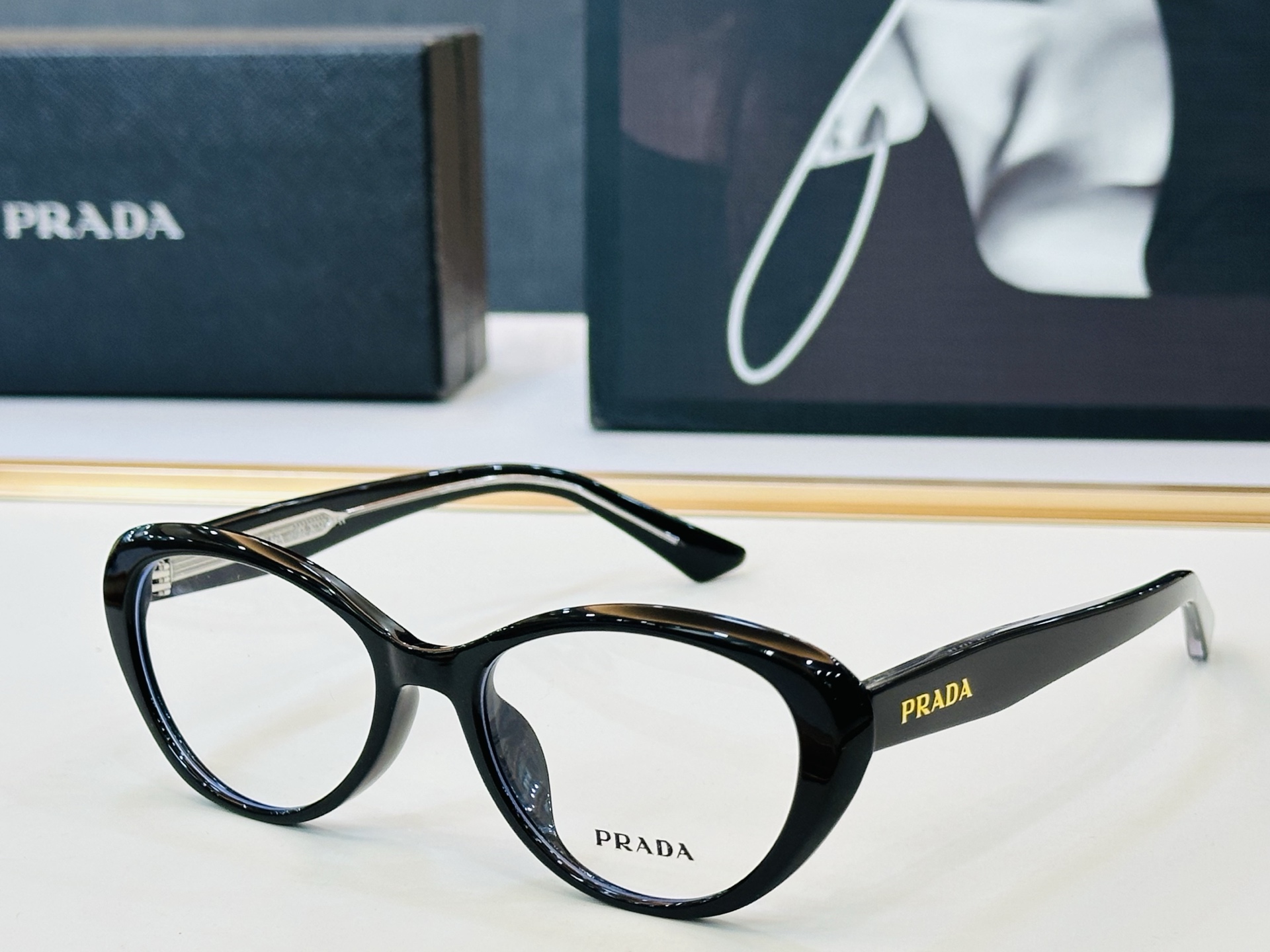 🔺PRAD*🔻普家 k9210  Size：52口18-147 眼镜系列堪称精湛制作 彰显独特个 q最新