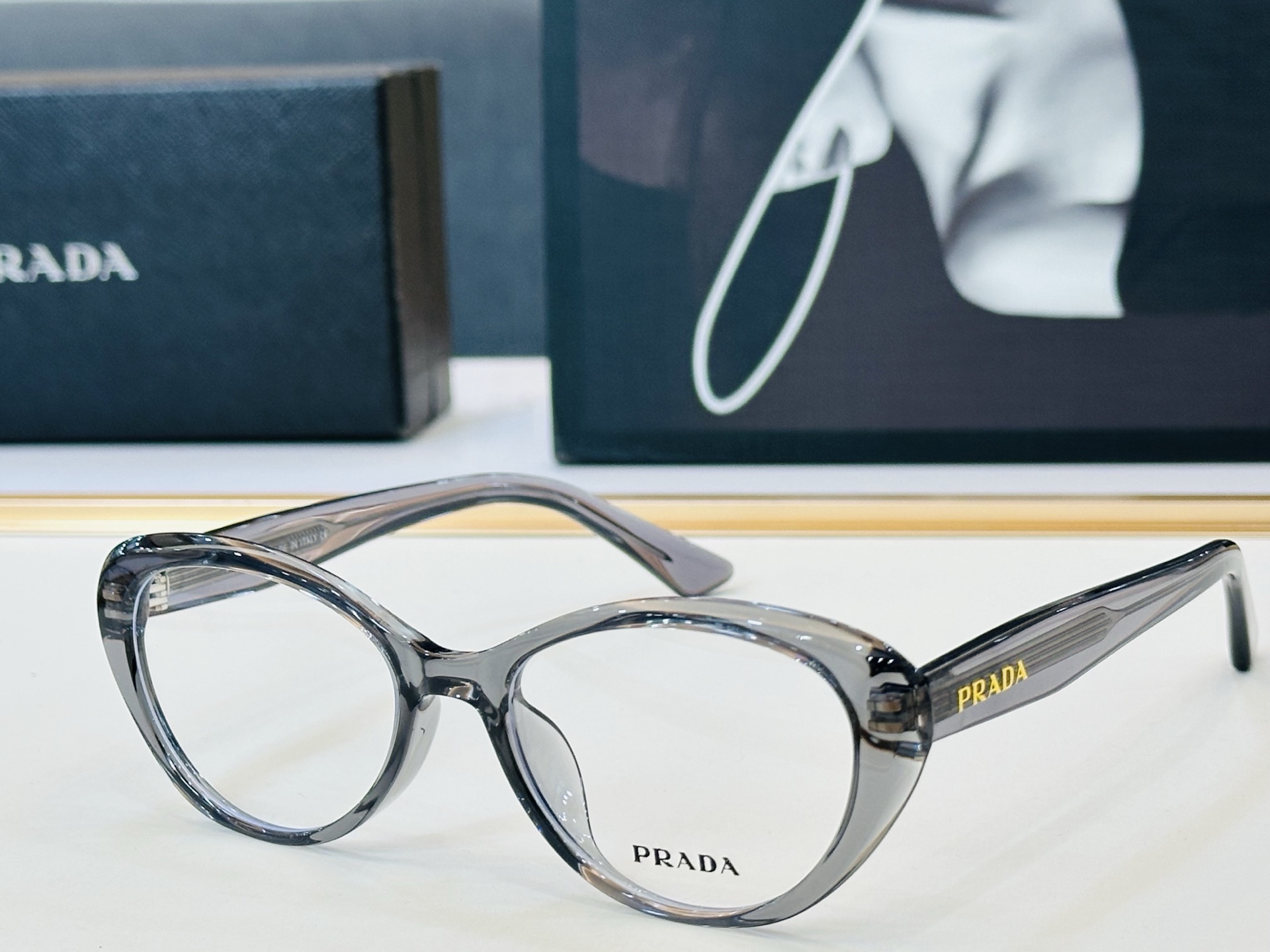 🔺PRAD*🔻普家 k9210  Size：52口18-147 眼镜系列堪称精湛制作 彰显独特个 q最新