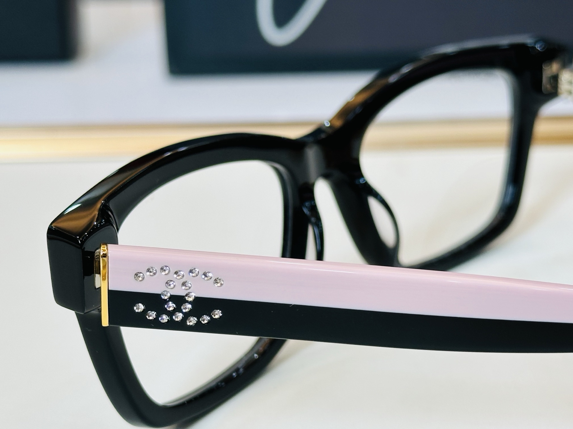 CHANE*香家  CH5559 SIZE：54口18-140   潮流爆款 太阳镜 😍😍高品质 F网红