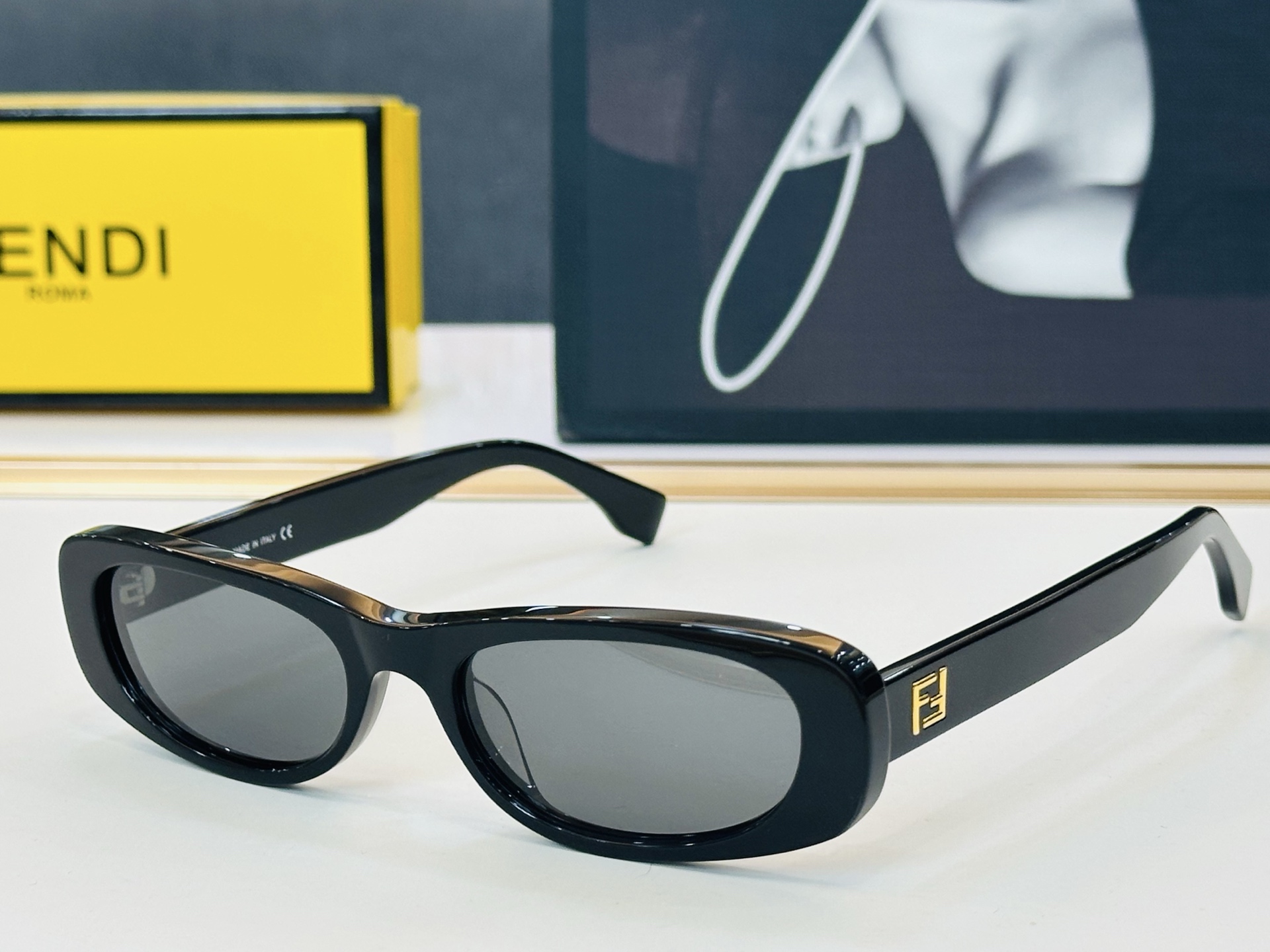 NO:766845,FEND* Fenjia FE40183 Size 53 mouth 19-145 Unconventional F Suitable for various face shapes, glasses, sunglasses, sunglasses, glasses, fendi, fendi19860909FEND* 芬家 FE40183 Size53口19-145 标新立异 F 适合各种脸型 眼镜墨镜太阳镜,眼镜,fendi,fendi,glasses