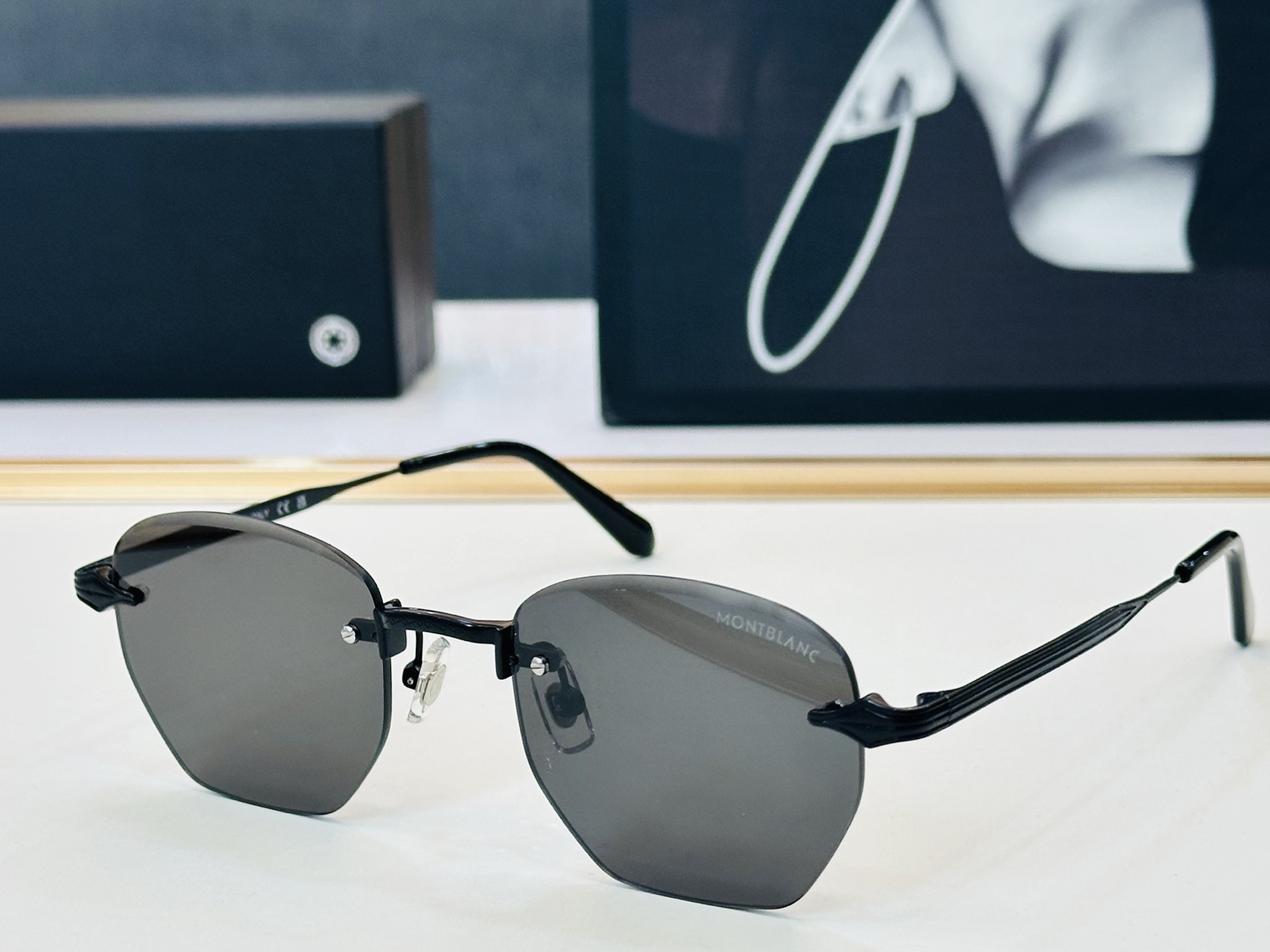 NO:766889,MB0365S Size 51 mouth 21-145 Montblanc can very much show one's taste, quality, solid workmanship, q sunglasses, glasses, sunglasses, sunglasses, glasses, montblanc19860909MB0365S Size51口21-145 万宝龙 非常能彰显一个人的品味品质做工稳实 q太阳镜 眼镜墨镜太阳镜,眼镜,montblanc,glasses