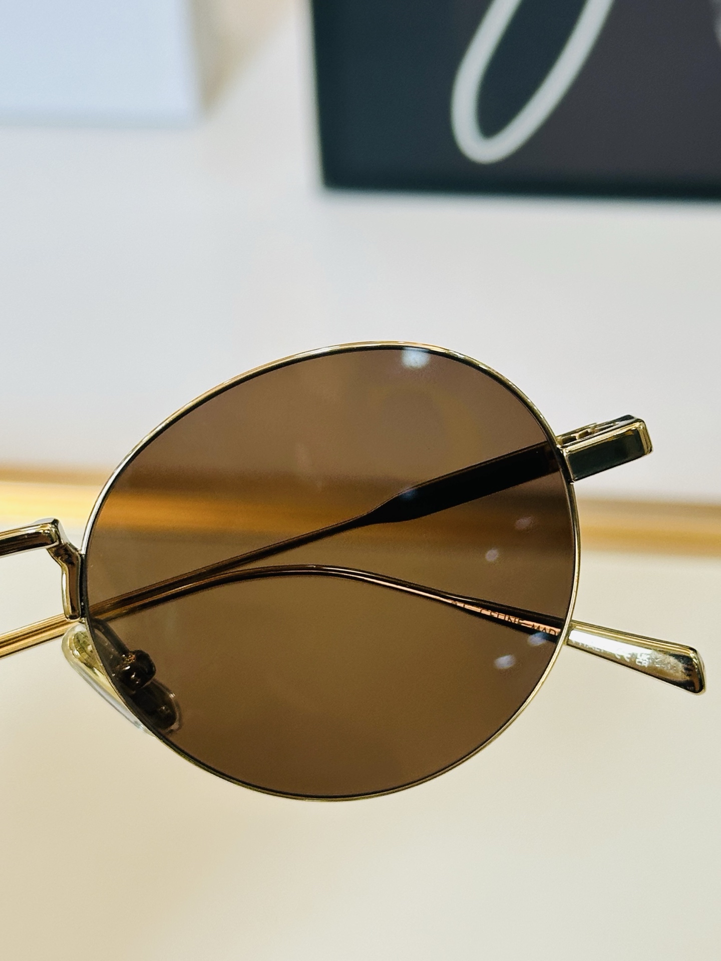 【CELINE】赛琳 CL40246 Size：49口20-140 一直热销的款式 欧美风 光泽度好 质