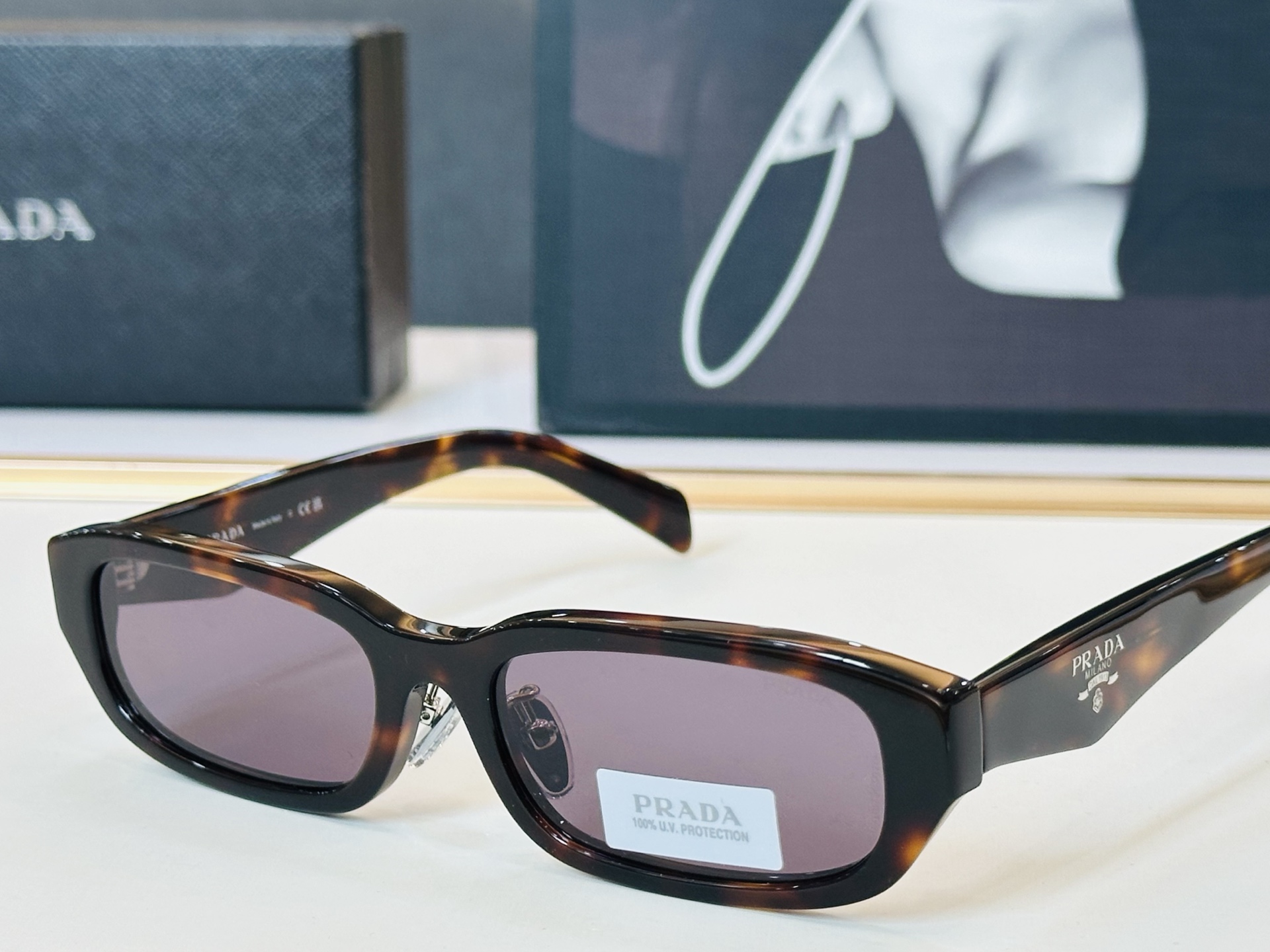 NO:766899,PRAD*Pujia SPR B06SF Size 55 mouth 18-145 glasses series can be called exquisite production B sunglasses glasses sunglasses sunglasses, glasses, prada, prada19860909PRAD*普家 SPR B06SF Size55口18-145 眼镜系列堪称精湛制作 B太阳镜 眼镜墨镜太阳镜,眼镜,prada,prada,glasses