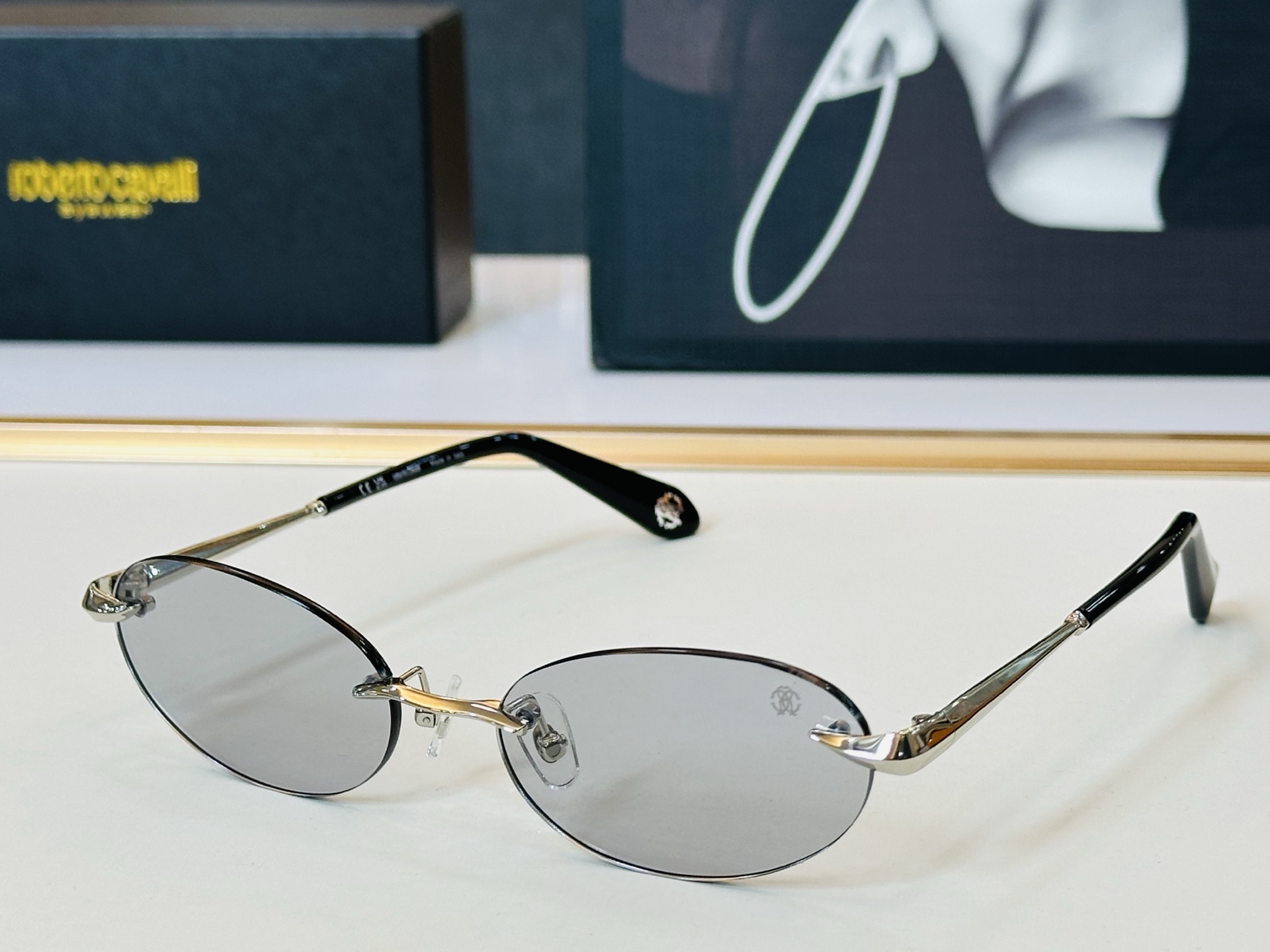 NO:767092,Robert's Family SRC152M Size56 Mouth 17-140 [呲呲][呲呲]Imported material logo Brand new feeling Give you three-dimensional beauty C unique temples Momoda Glasses, sunglasses, sunglasses, glasses19860909罗伯特家 SRC152M Size56口17-140 呲牙][呲牙]进口材料 logo 全新的感觉 给你立体的美 C独特镜腿 么么哒 眼镜墨镜太阳镜,眼镜,glasses
