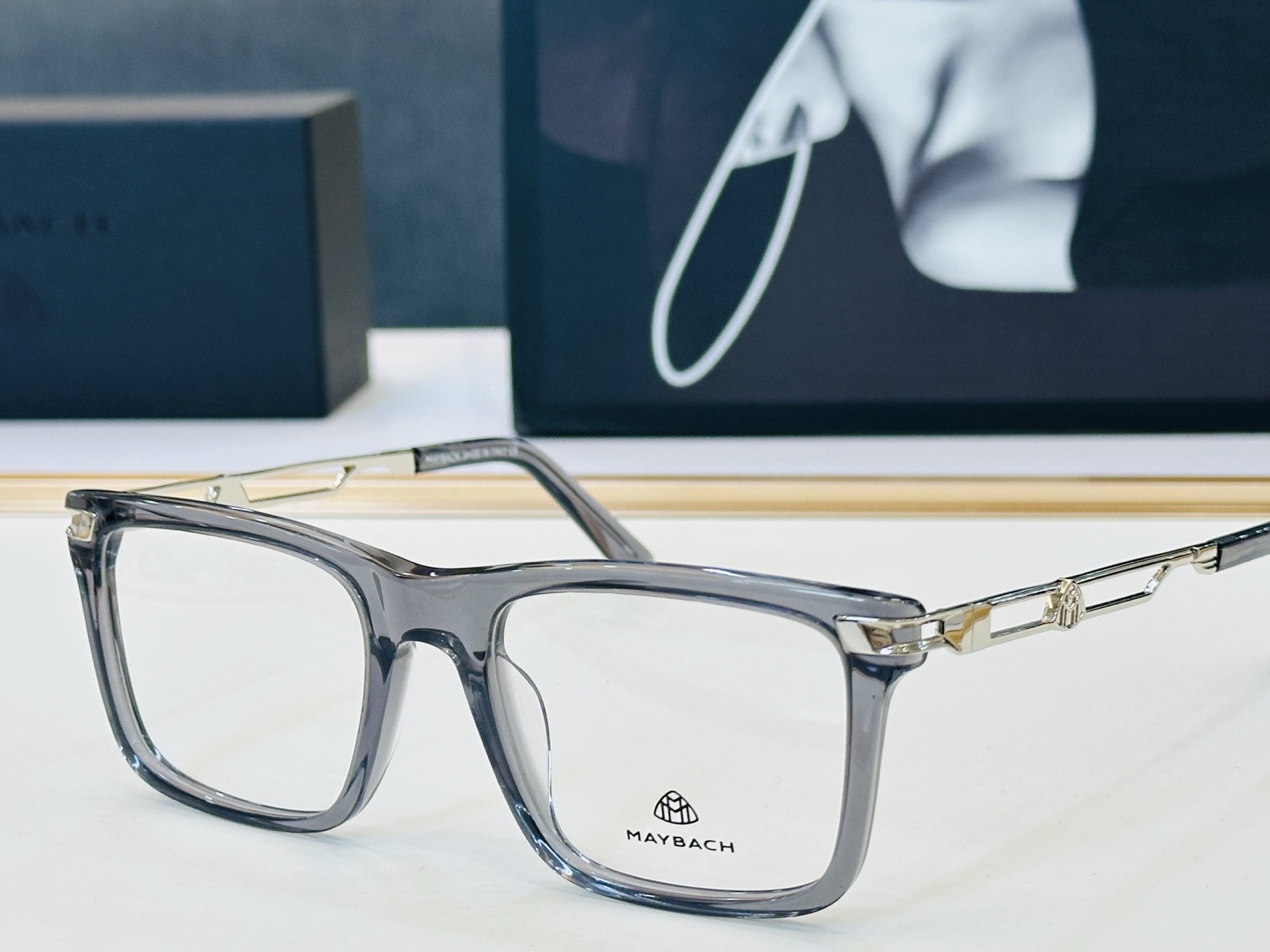 高品质 迈巴赫 🎉🎉做工精美💕💕MAYBAC*H Z22 Size：53口20-145 L质感十足👍