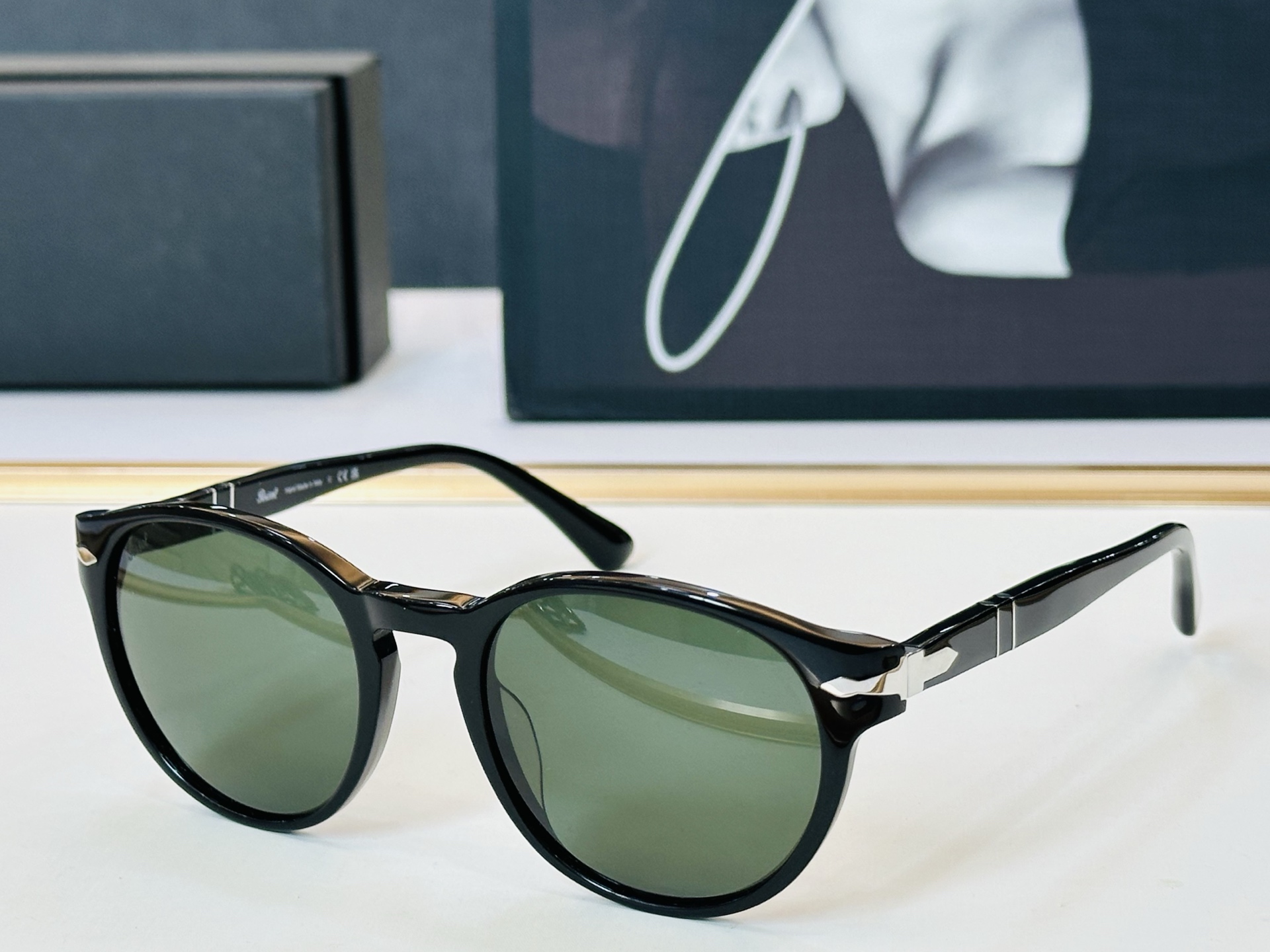 Persol❤️🔺MODEL：PO3152-S ❤️SIZE：52口20-145 板材框 L太阳镜