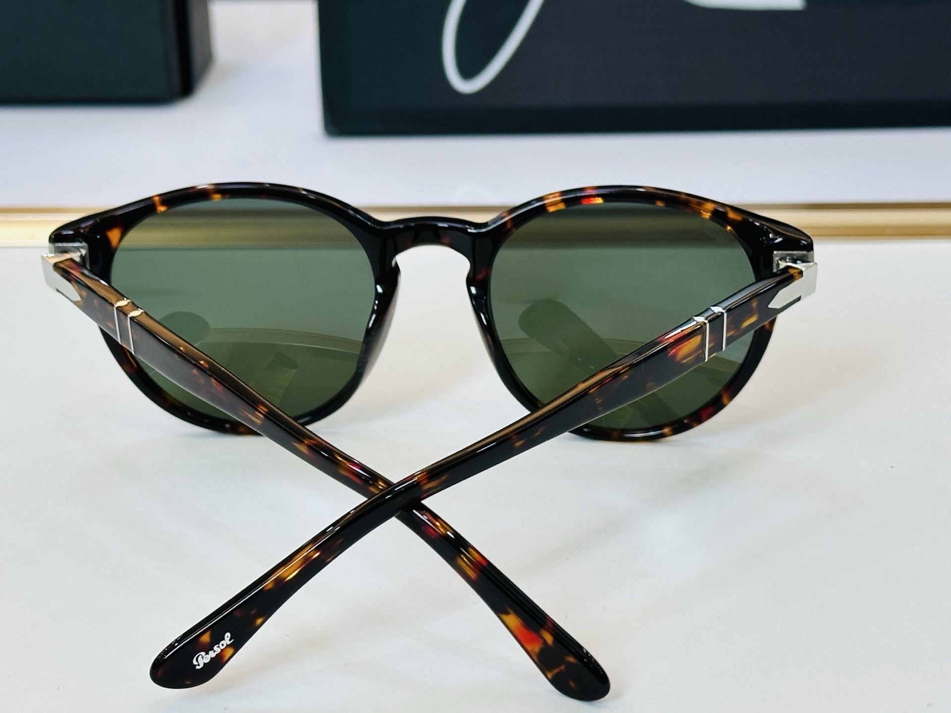 Persol❤️🔺MODEL：PO3152-S ❤️SIZE：52口20-145 板材框 L太阳镜
