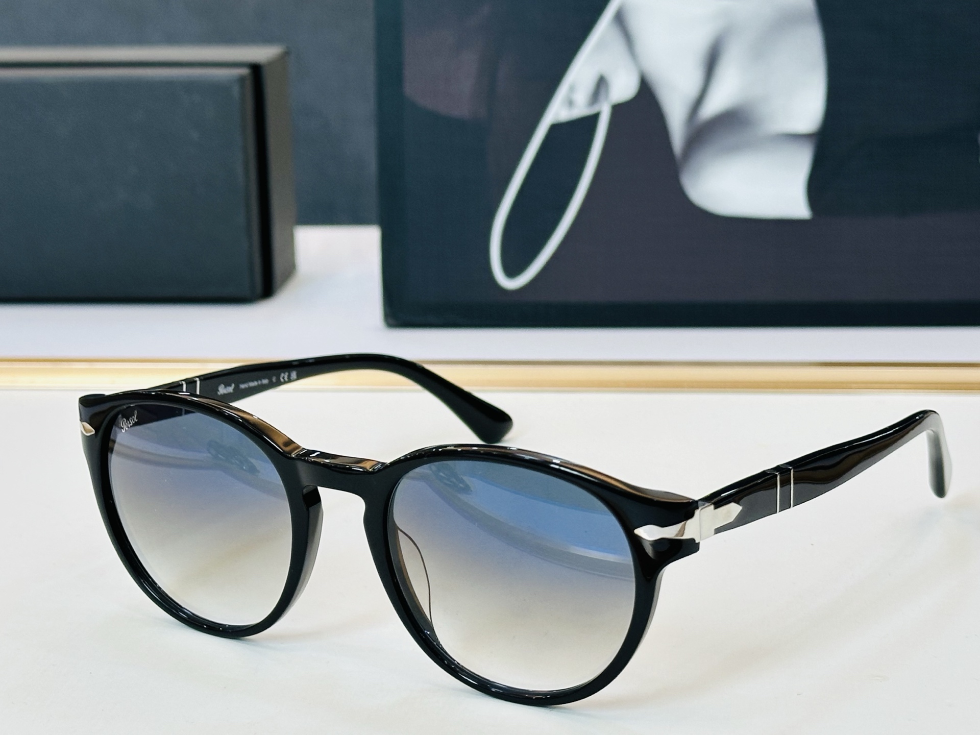 Persol❤️🔺MODEL：PO3152-S ❤️SIZE：52口20-145 板材框 L太阳镜