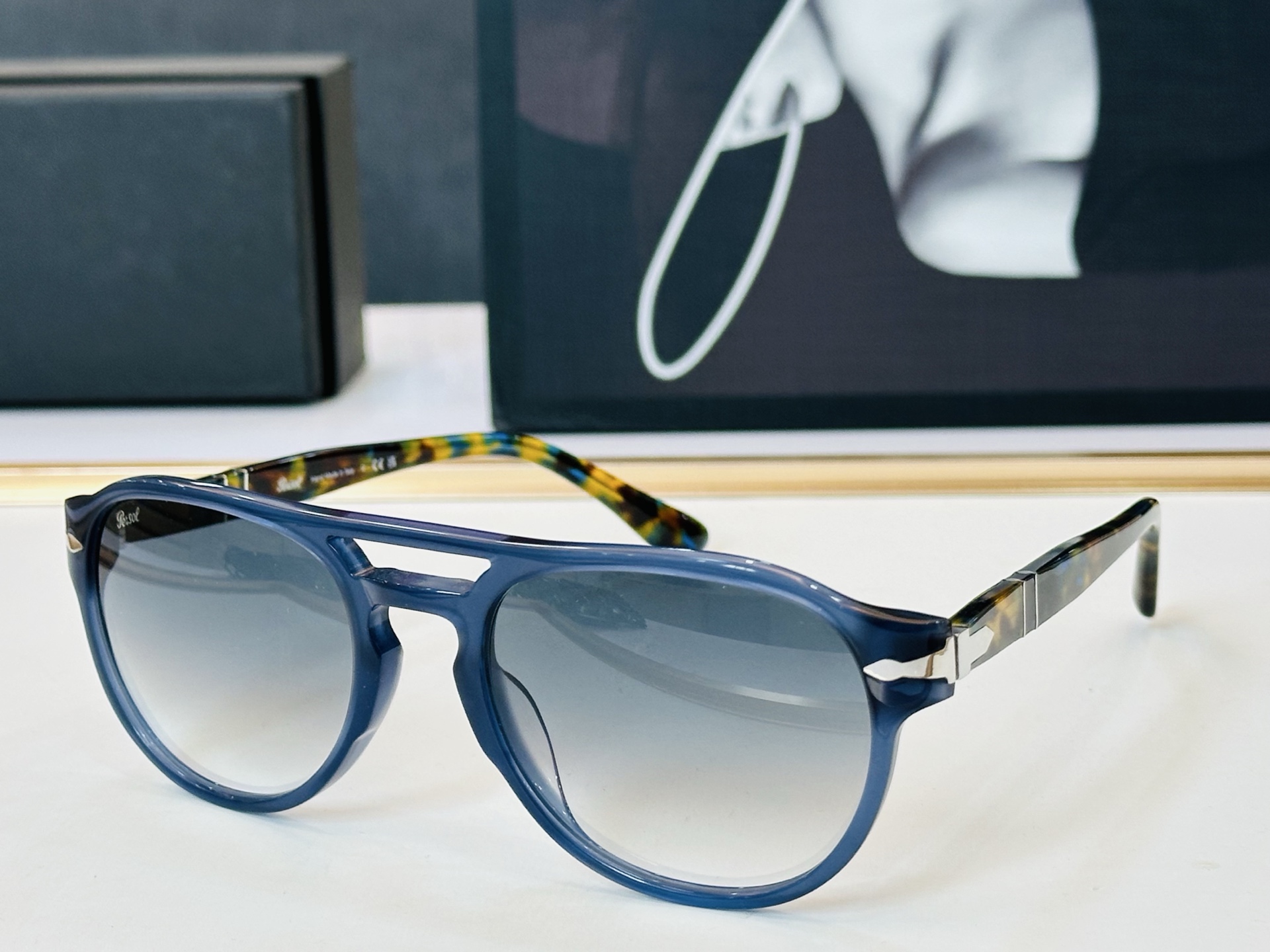 Persol❤️🔺MODEL：PO3235-S ❤️SIZE：55口20-145 板材框 L太阳镜