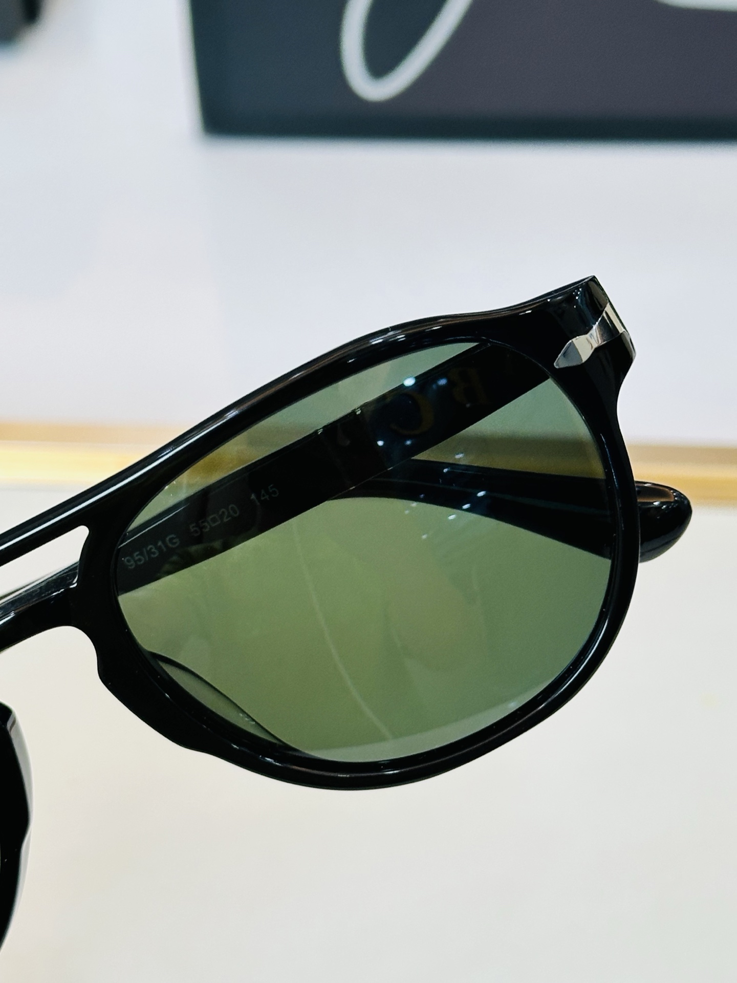 Persol❤️🔺MODEL：PO3235-S ❤️SIZE：55口20-145 板材框 L太阳镜