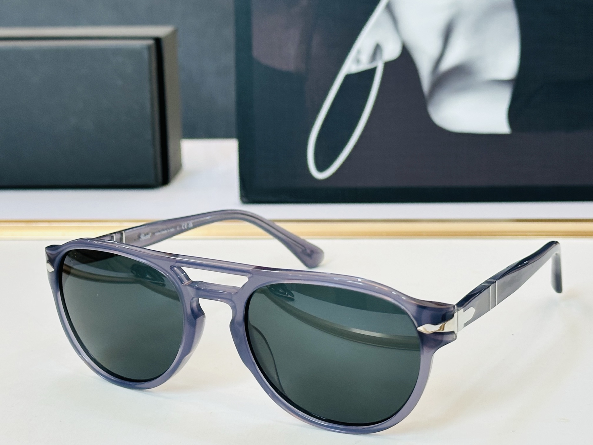 Persol❤️🔺MODEL：PO3235-S ❤️SIZE：55口20-145 板材框 L太阳镜
