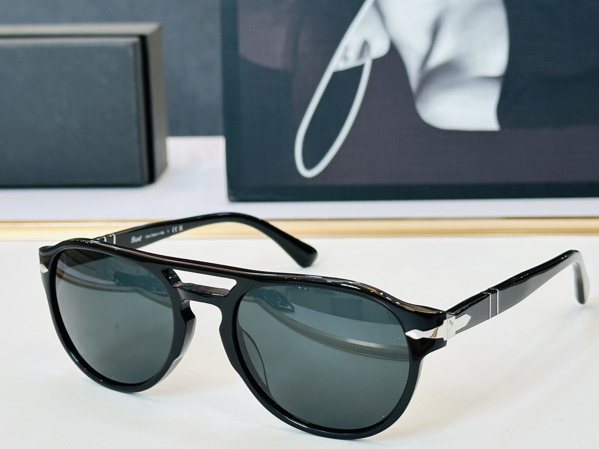 Persol❤️🔺MODEL：PO3235-S ❤️SIZE：55口20-145 板材框 L太阳镜