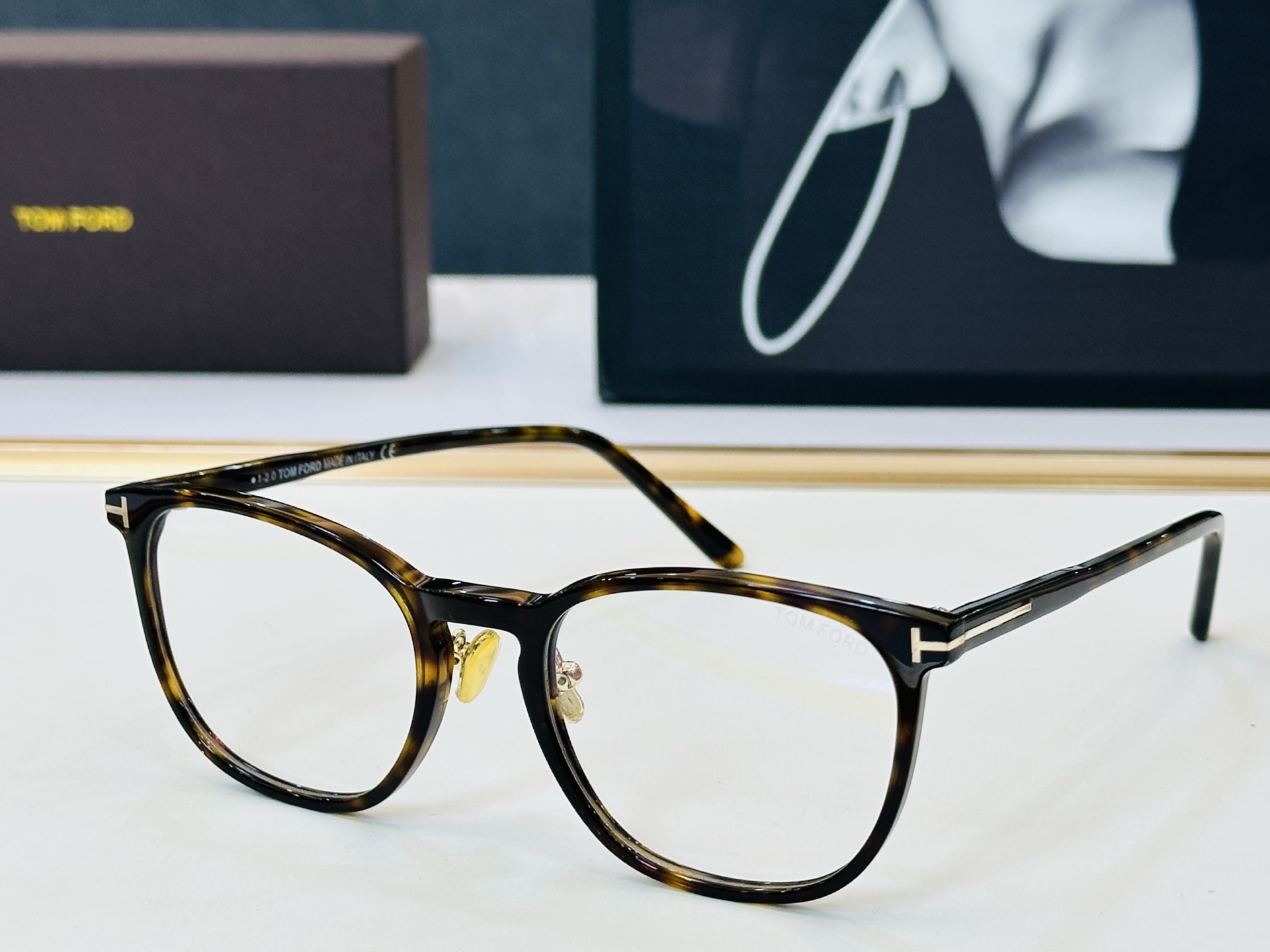 🆕款 TOM FORD🏇汤姆家 MODEL:FT5700 size：54口20-145 🈷️😍时尚潮流 