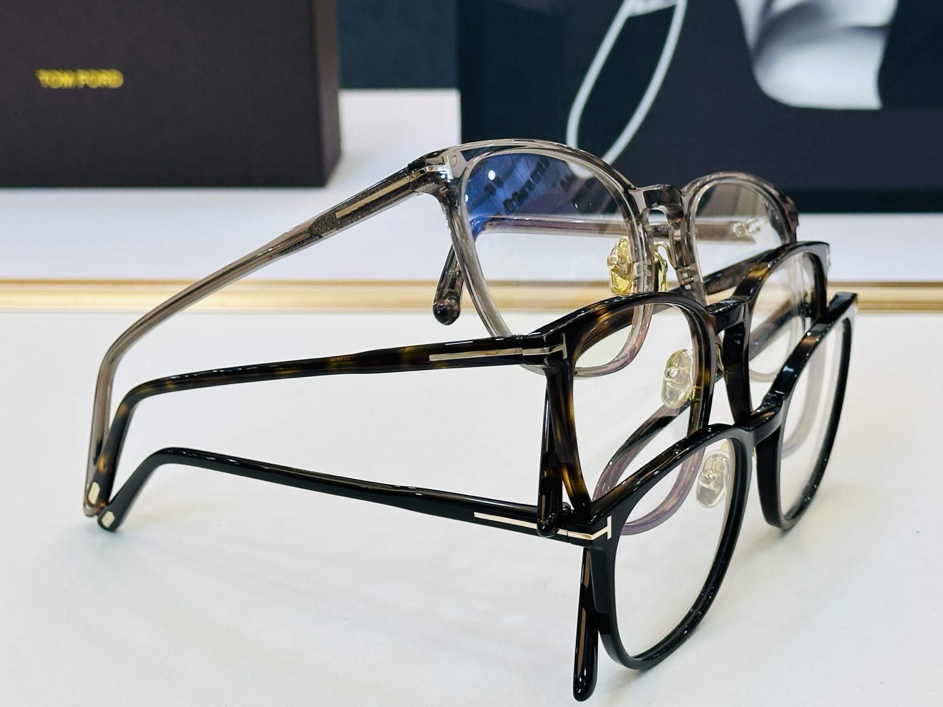 🆕款 TOM FORD🏇汤姆家 MODEL:FT5700 size：54口20-145 🈷️😍时尚潮流 