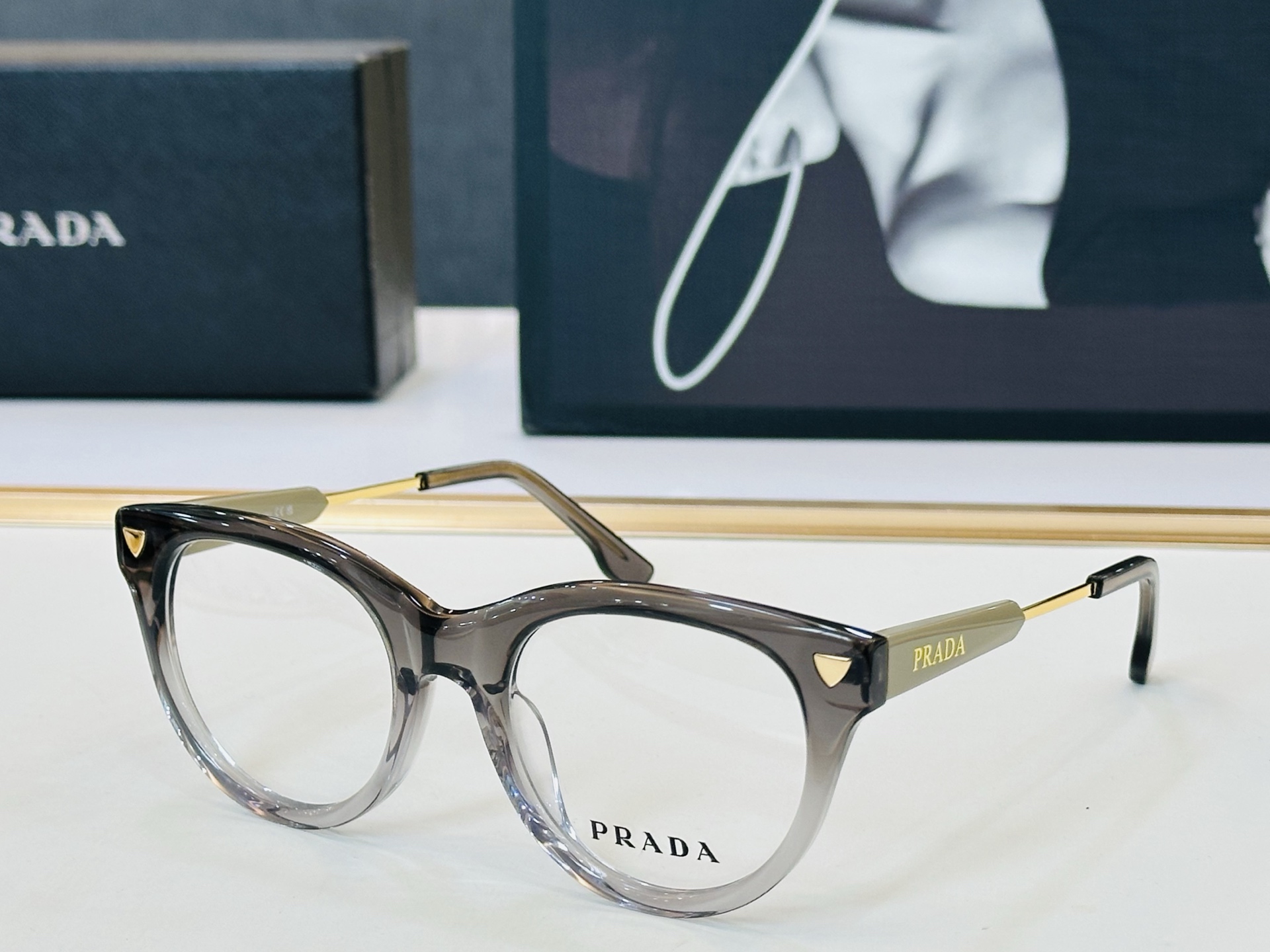 🔺PRAD*🔻普家 PR C13 Size：53口19-145 眼镜系列堪称精湛制作 彰显独特个 Z最新