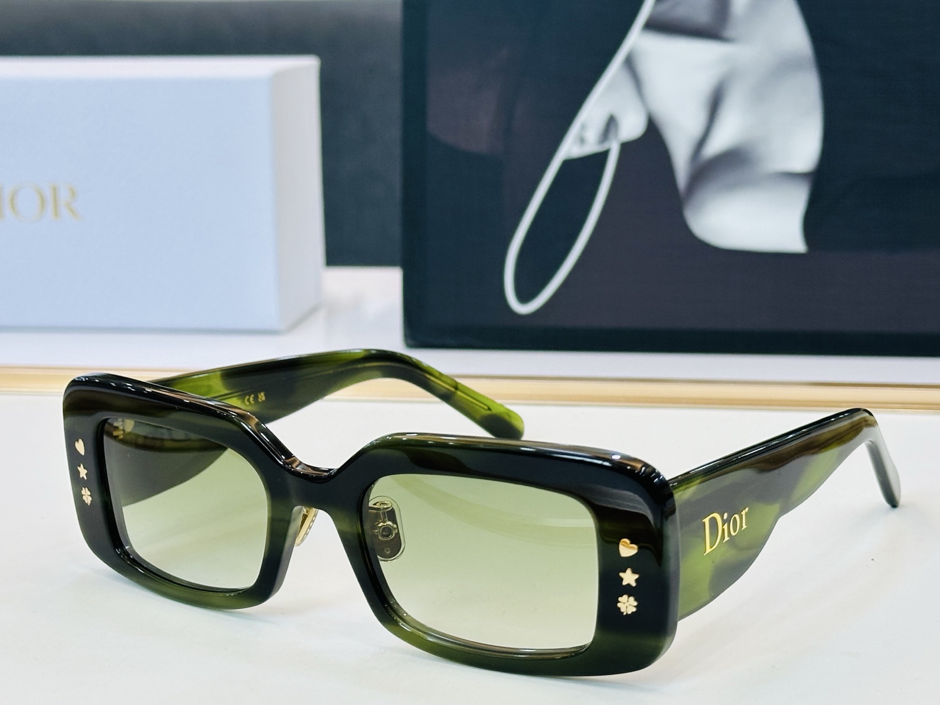 🔻🔻🔻DIO* 迪家 S1I Size：52口21-145 春夏款墨镜 😎🔆。。搭配镜腿精致款 F质量上