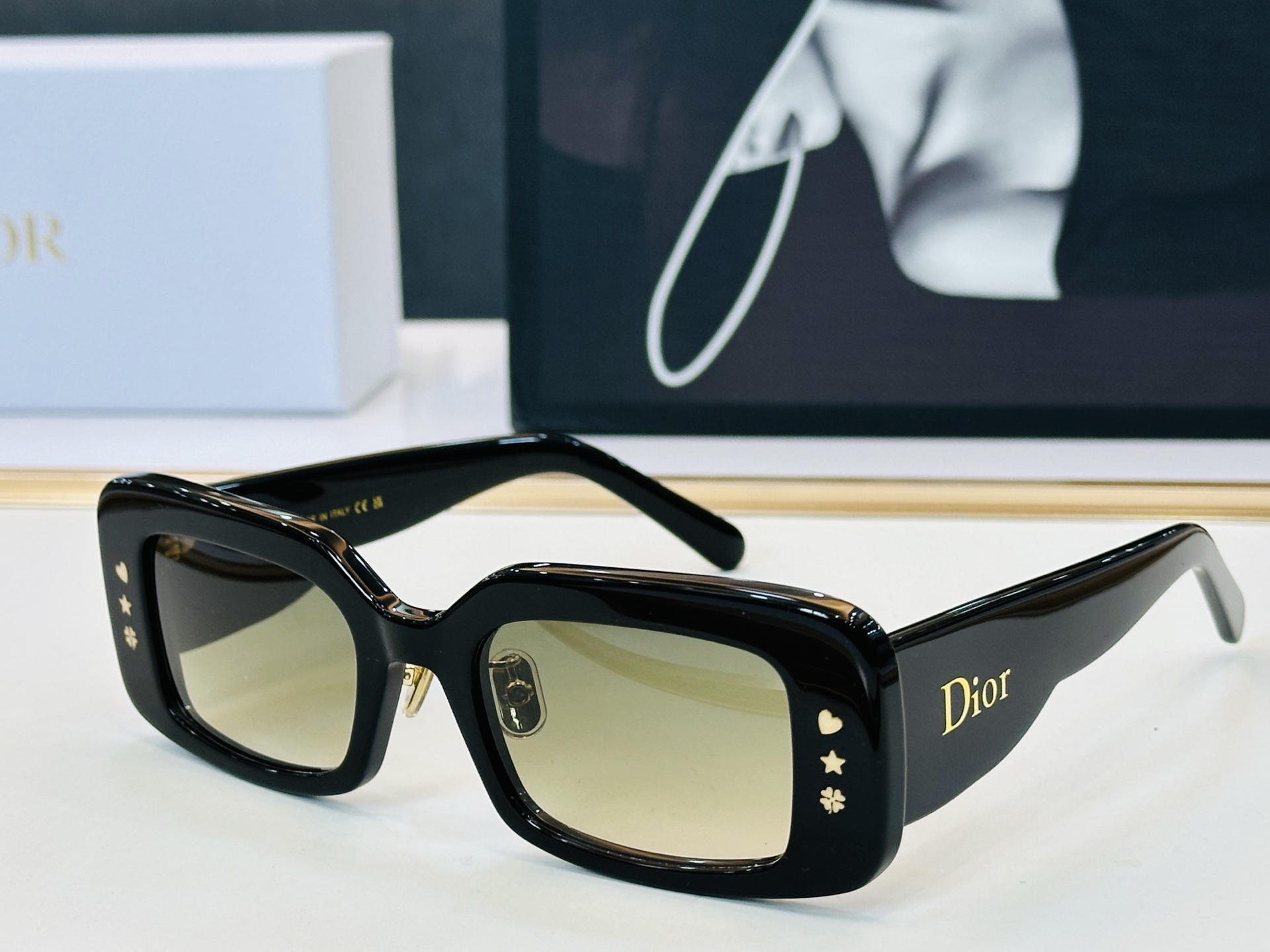 🔻🔻🔻DIO* 迪家 S1I Size：52口21-145 春夏款墨镜 😎🔆。。搭配镜腿精致款 F质量上